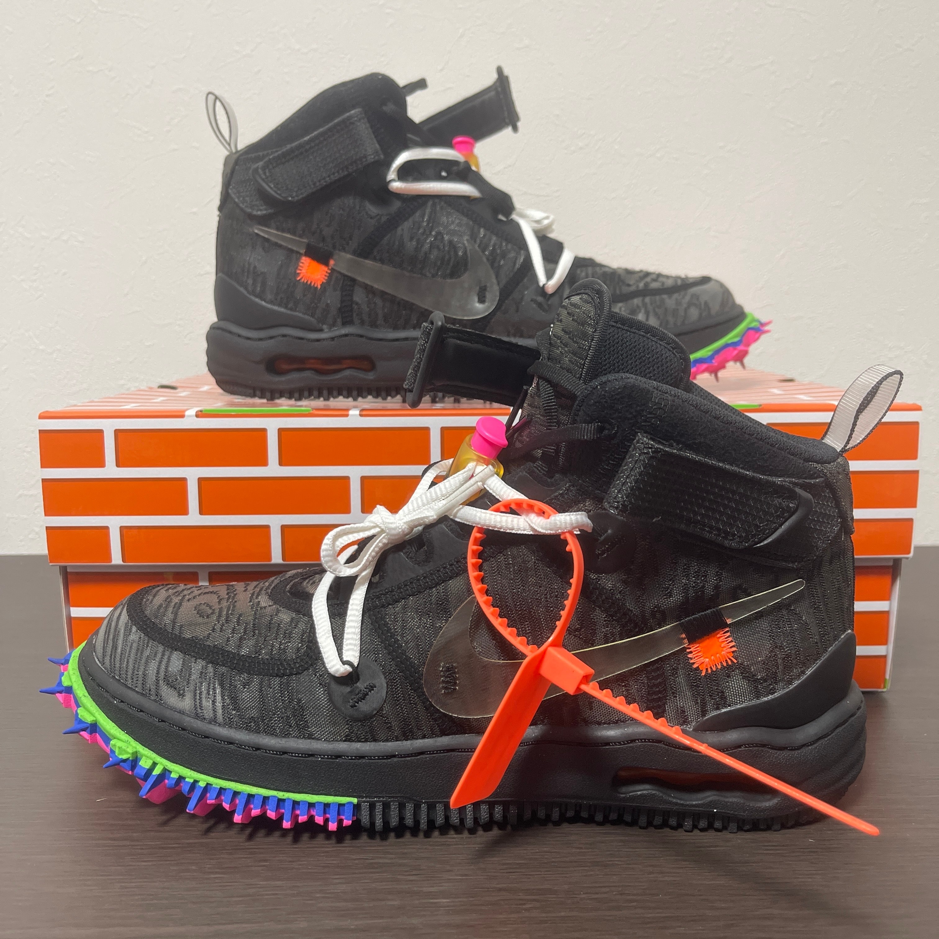 Off-White × Nike Air Force 1 Mid "Black"
