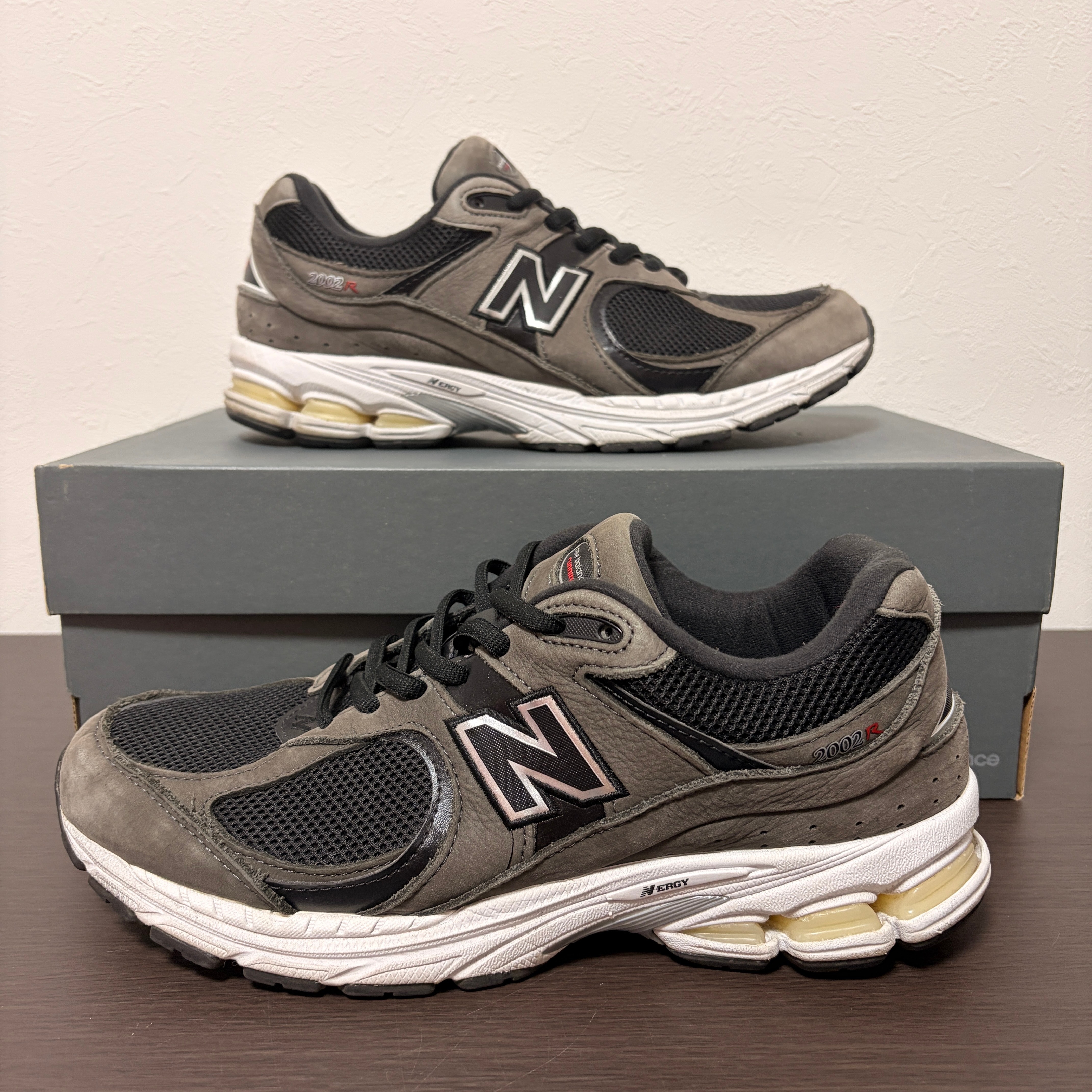 New Balance 2002R "Black/Gray"