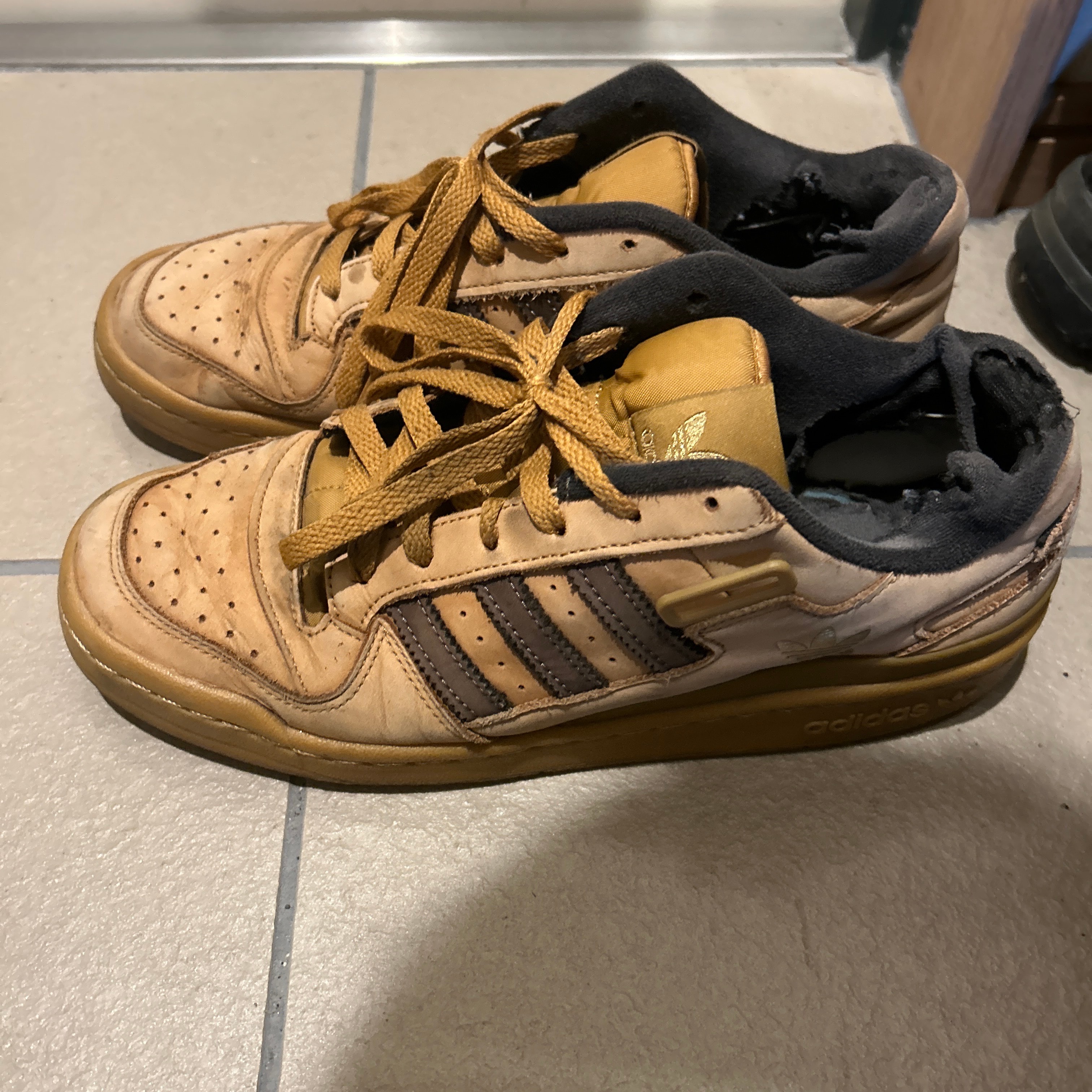 adidas Forum Low "Brown/Metallic Gold"