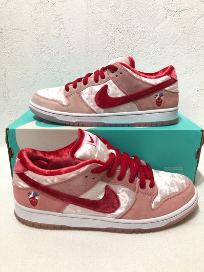Strangelove × Nike SB Dunk Low "Valentine’s Day"