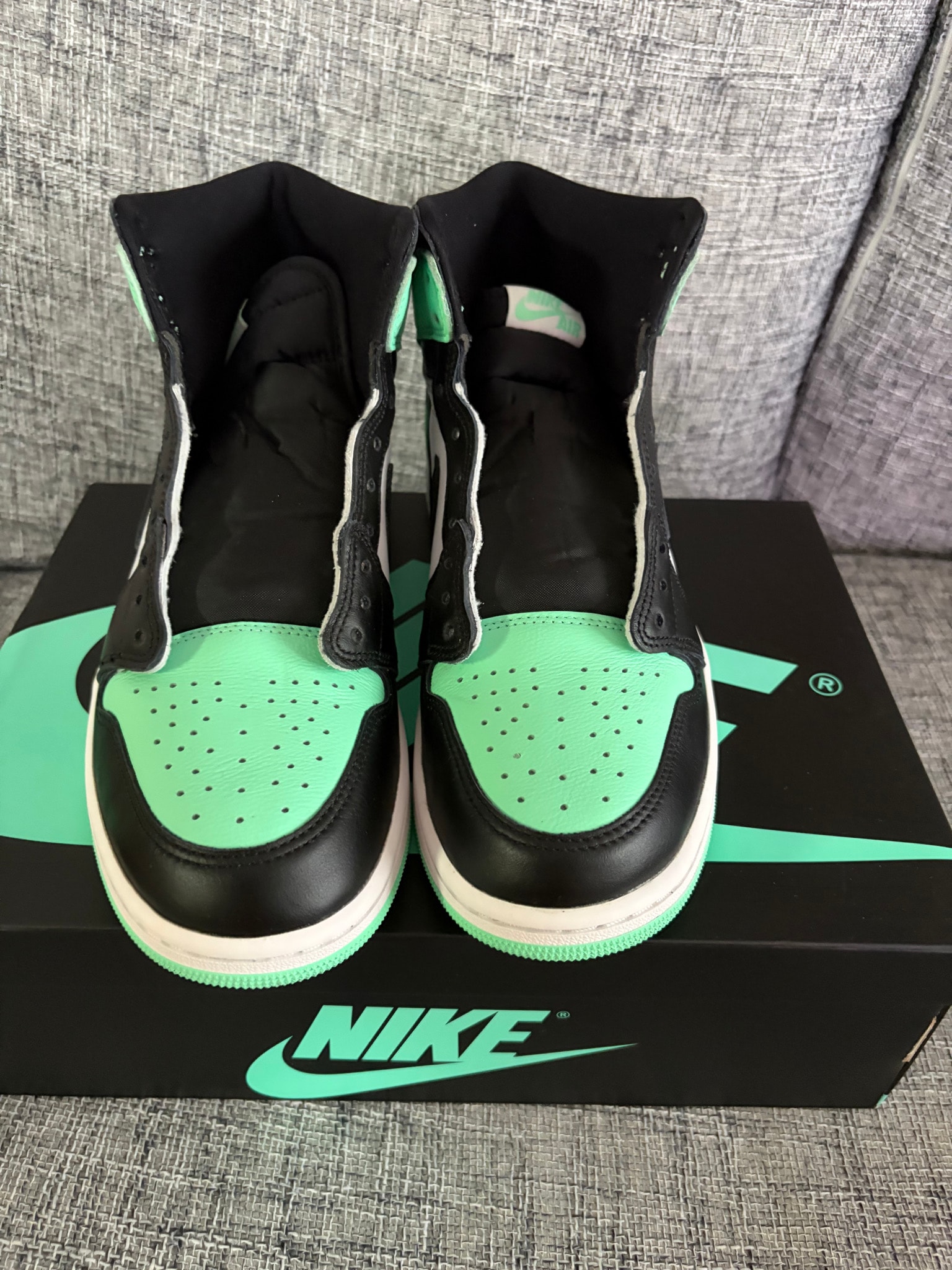 Nike Air Jordan 1 High OG "Green Glow"