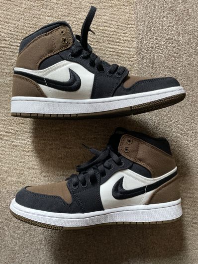 Nike Women's Air Jordan 1 Mid SE "Olive Toe"