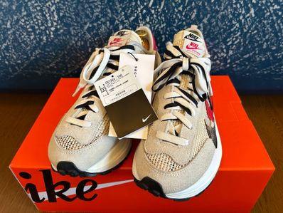 sacai × Nike Vapor Waffle "Royal Fuchsia"