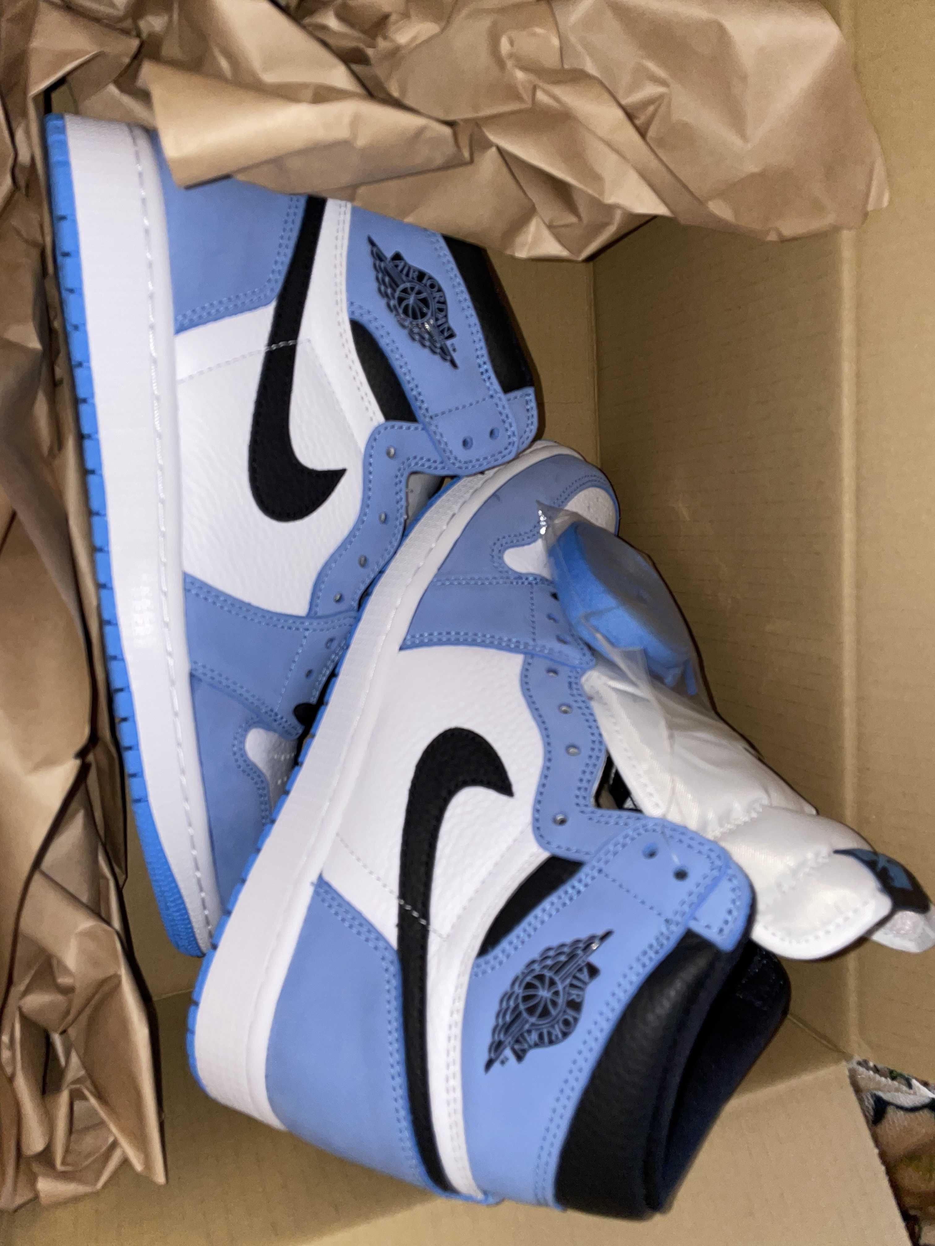 Nike Air Jordan 1 High OG "University Blue"