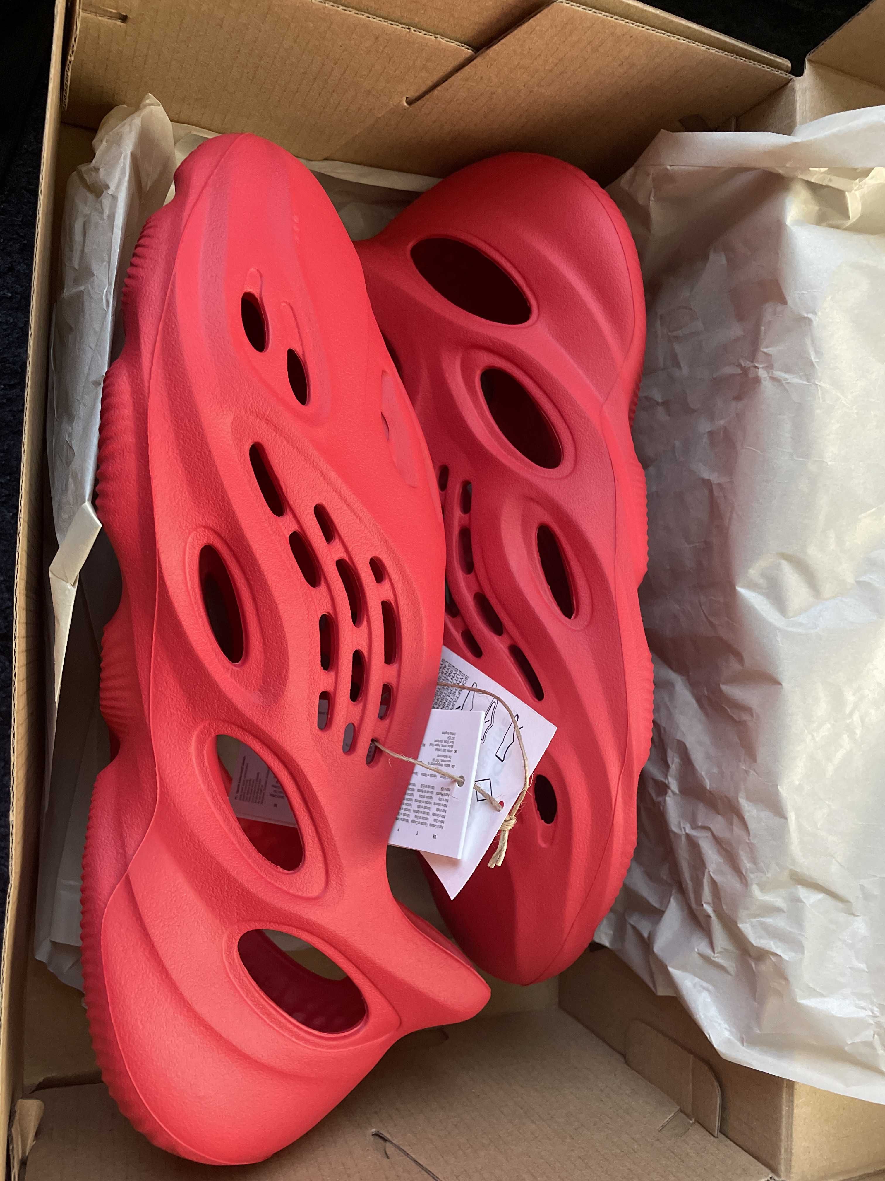 adidas YEEZY Foam Runner "Vermilion"
