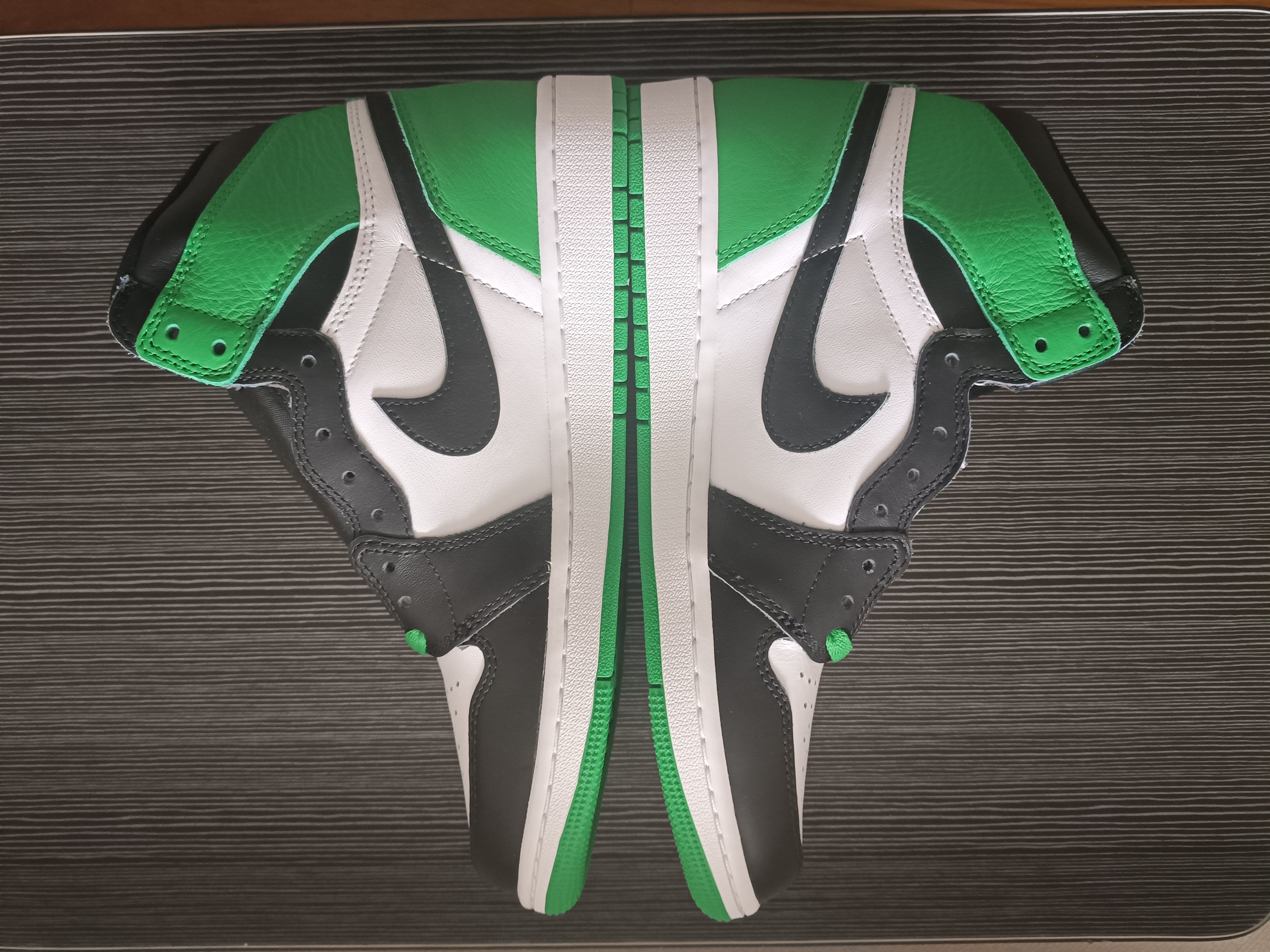 Nike Air Jordan 1 Retro High OG "Celtics/Black and Lucky Green" (2023)