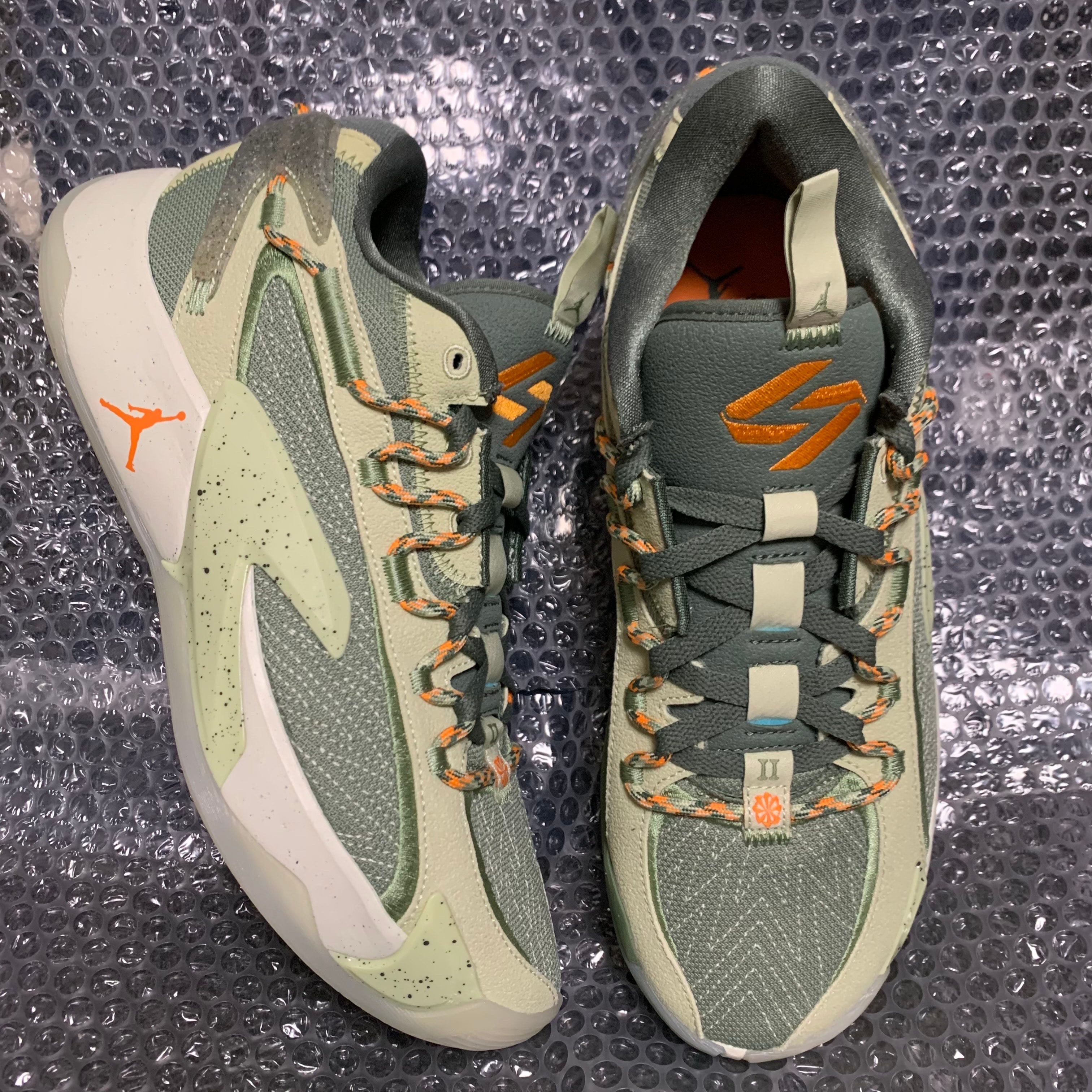 ナイキ ジョーダン ルカ2 "オリーブオーラ/ビビッドオレンジ/オイルグリーン"