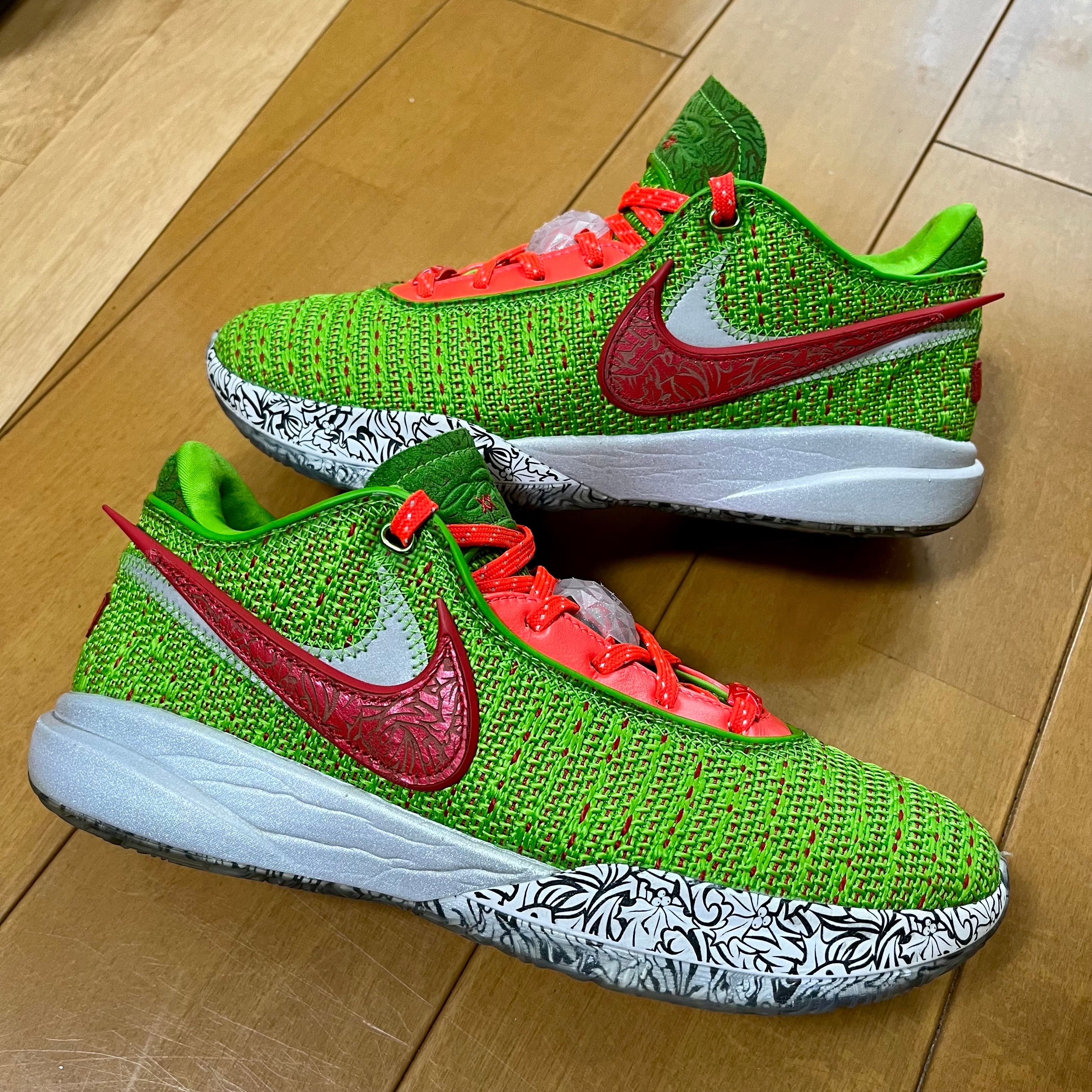 ナイキ レブロン20 "クリスマス"