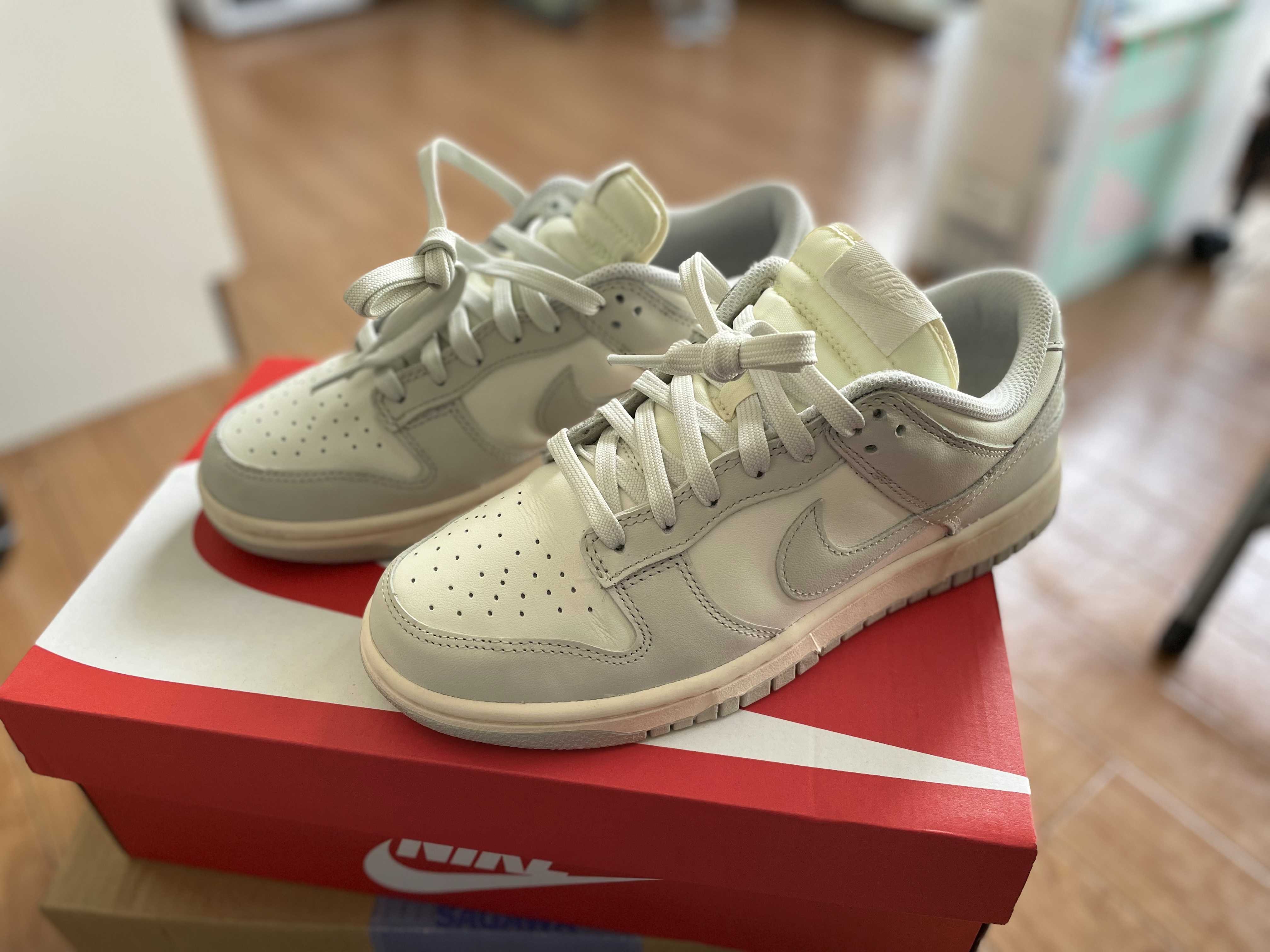 Nike Women's Dunk Low "Light Bone"