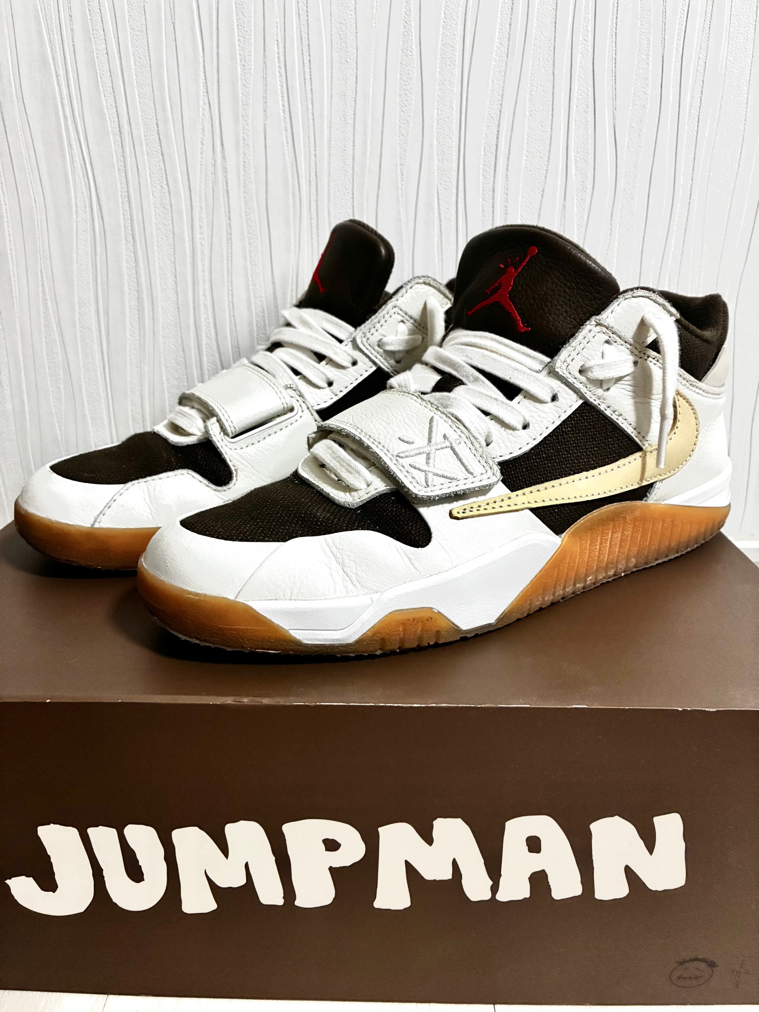 Travis Scott × Nike Jordan Jumpman Jack TR "Sail and Dark Mocha"