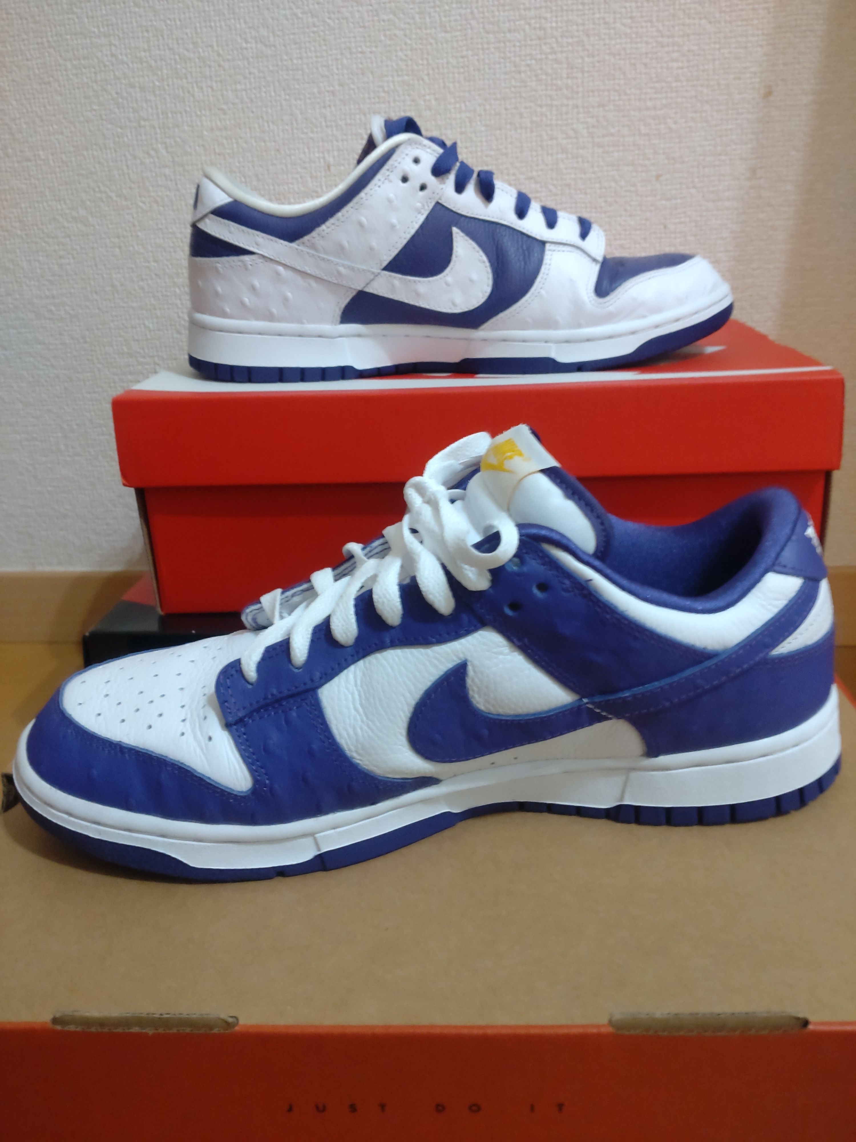 Nike Women's Dunk Low "Made You Look"