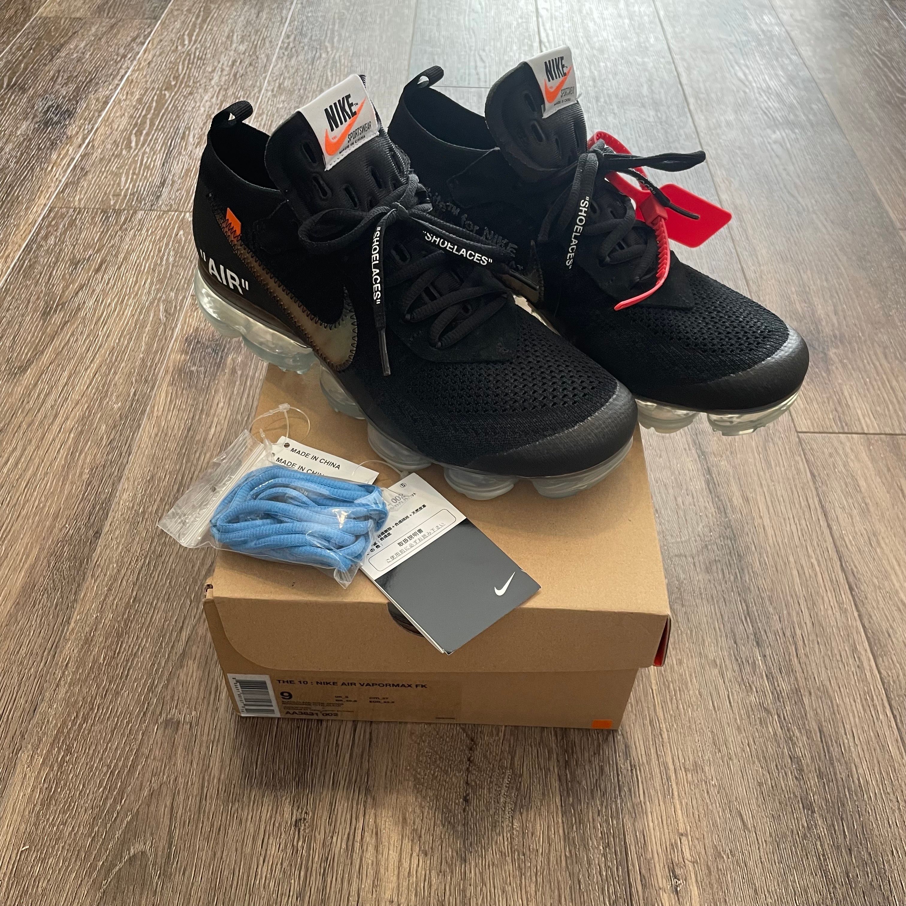 Off-White × Nike Air Vapormax "Black/Total Orange/Clear"