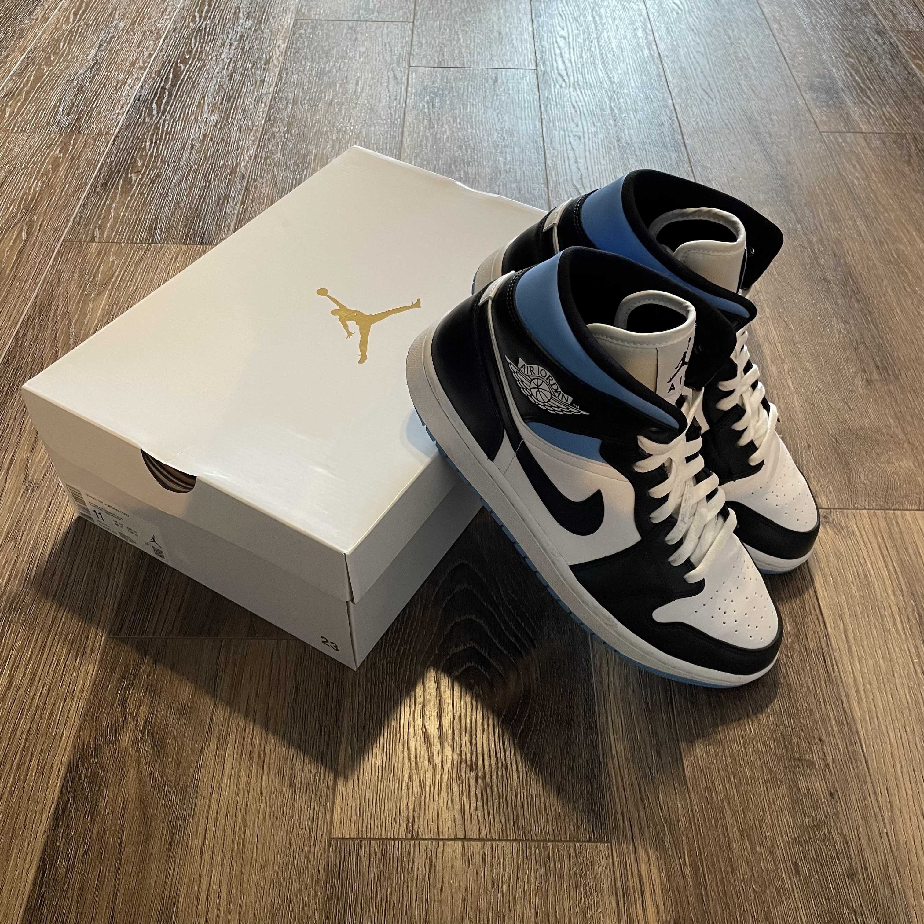 Nike Women's Air Jordan 1 Mid "Black/University Blue"