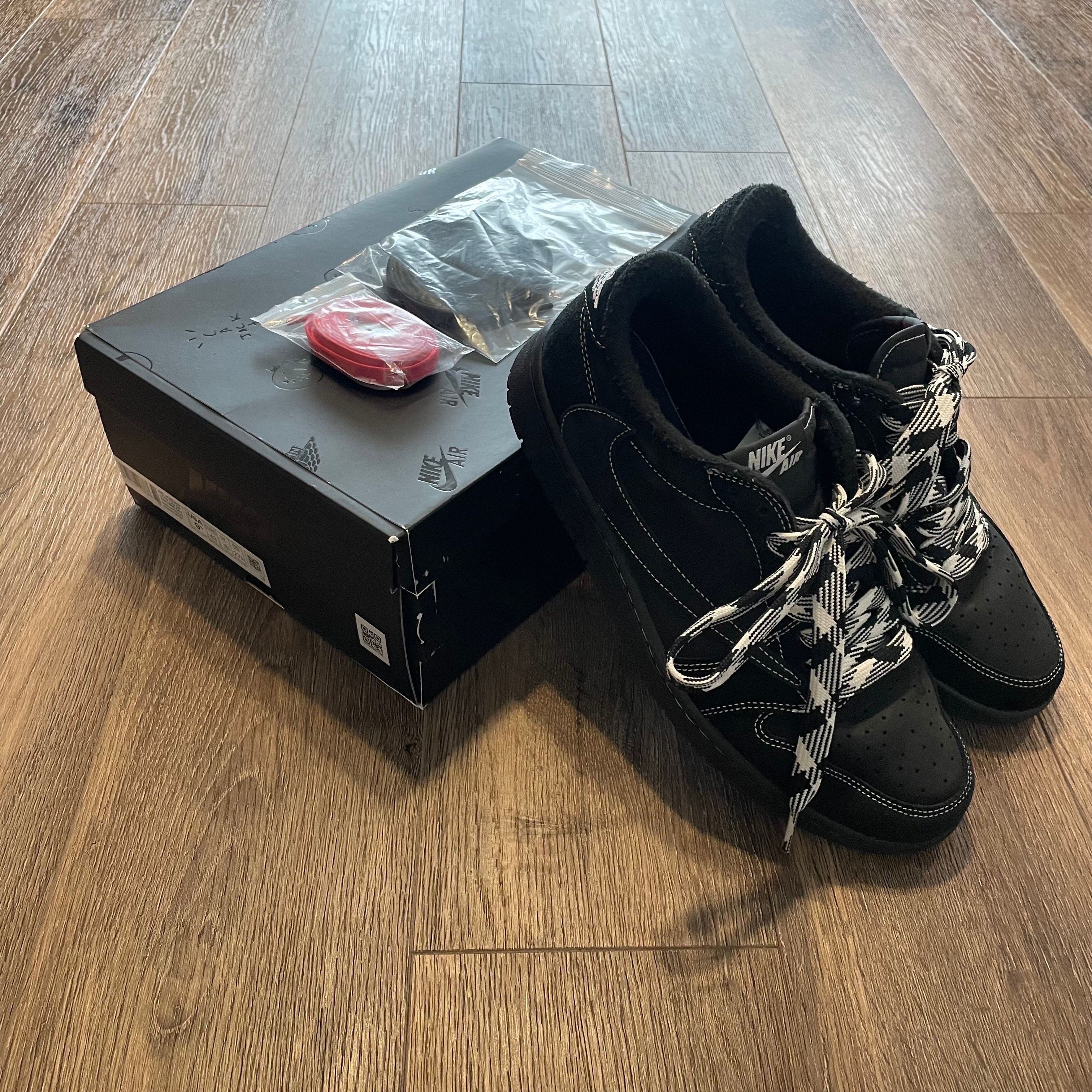 Travis Scott × Nike Air Jordan 1 Low OG SP "Black Phantom"