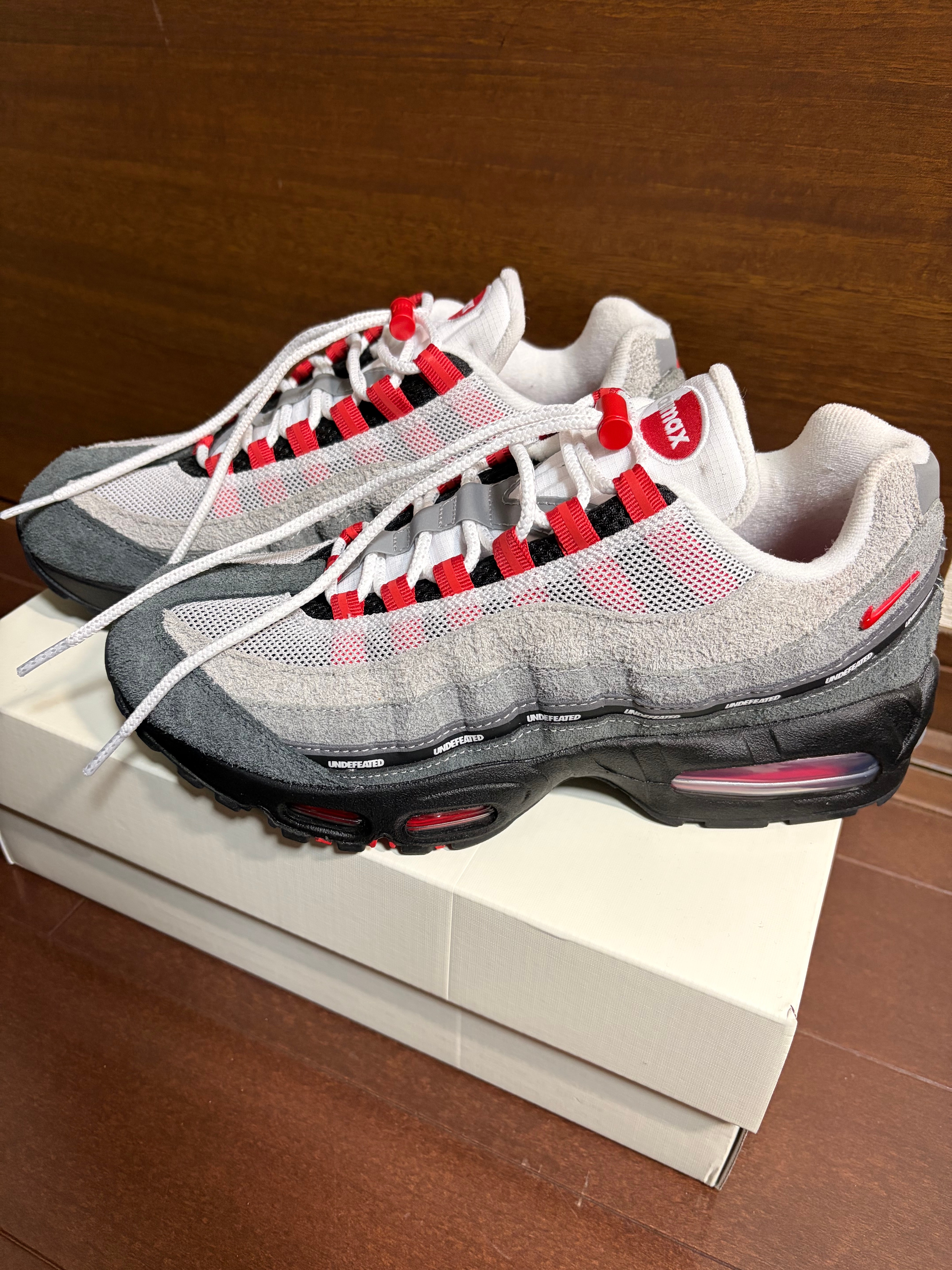 アンディフィーテッド × ナイキ エアマックス95 SP "ファイヤーレッド" (東京 エクスクルーシブ) (シリアルナンバーあり/600足限定)