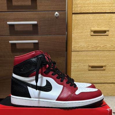 Nike Women's Air Jordan 1 High OG "Satin Red"