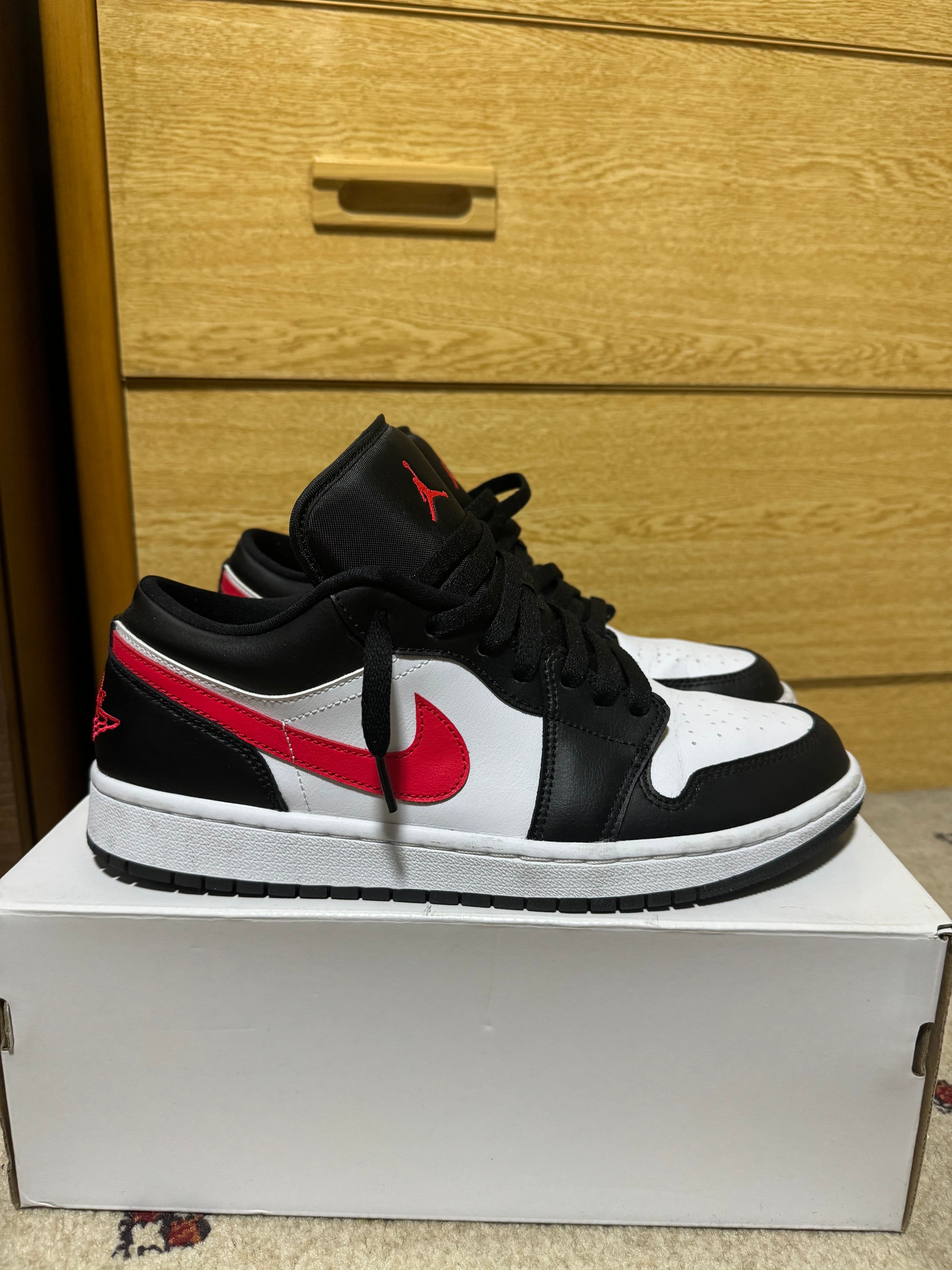 NIKE Women's AIR JORDAN 1 LOW "BLACK/SIREN RED/WHITE"