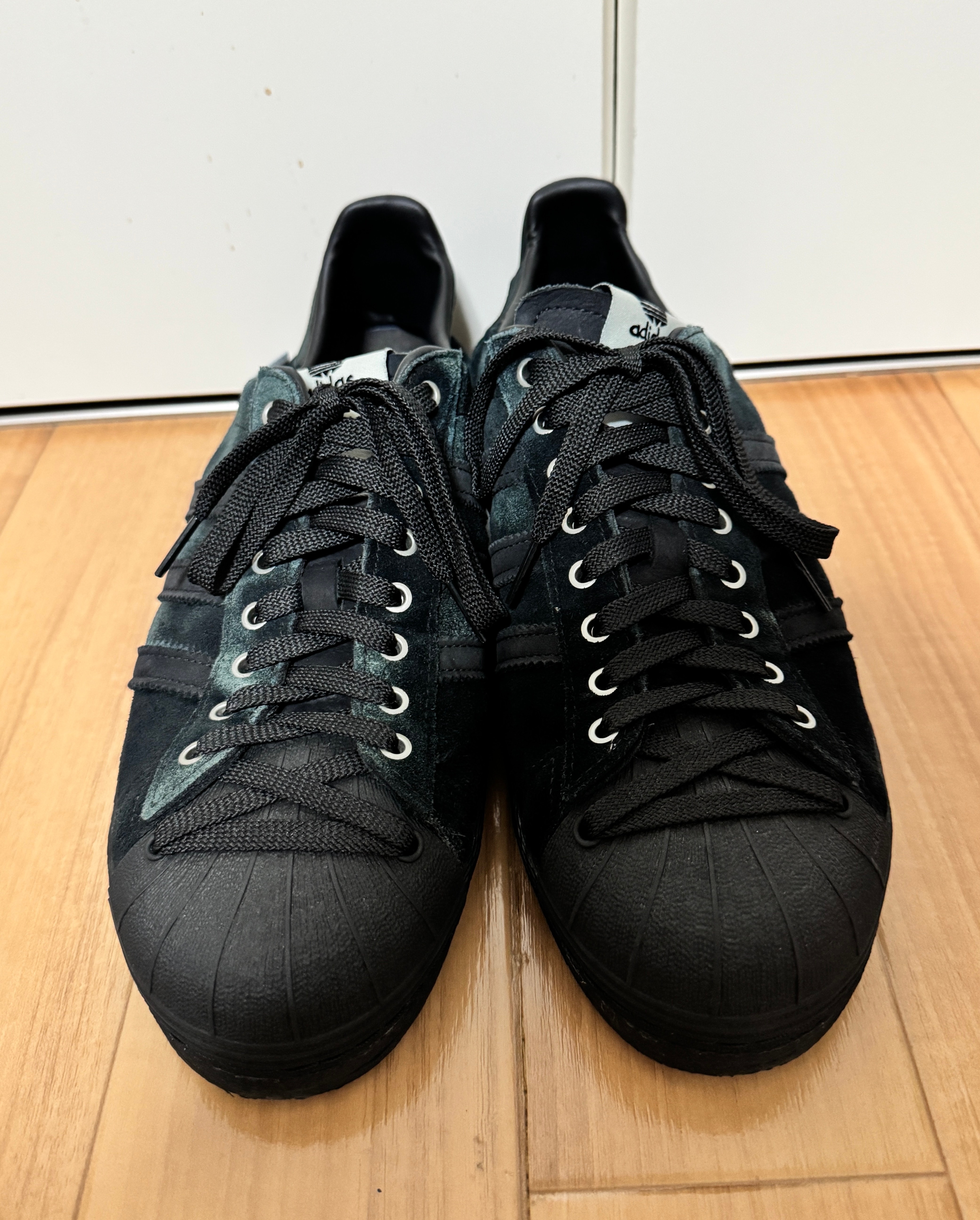 ソングフォーザミュート × アディダス スーパースター 82 "サプライヤーカラー/コアブラック/クリームホワイト"