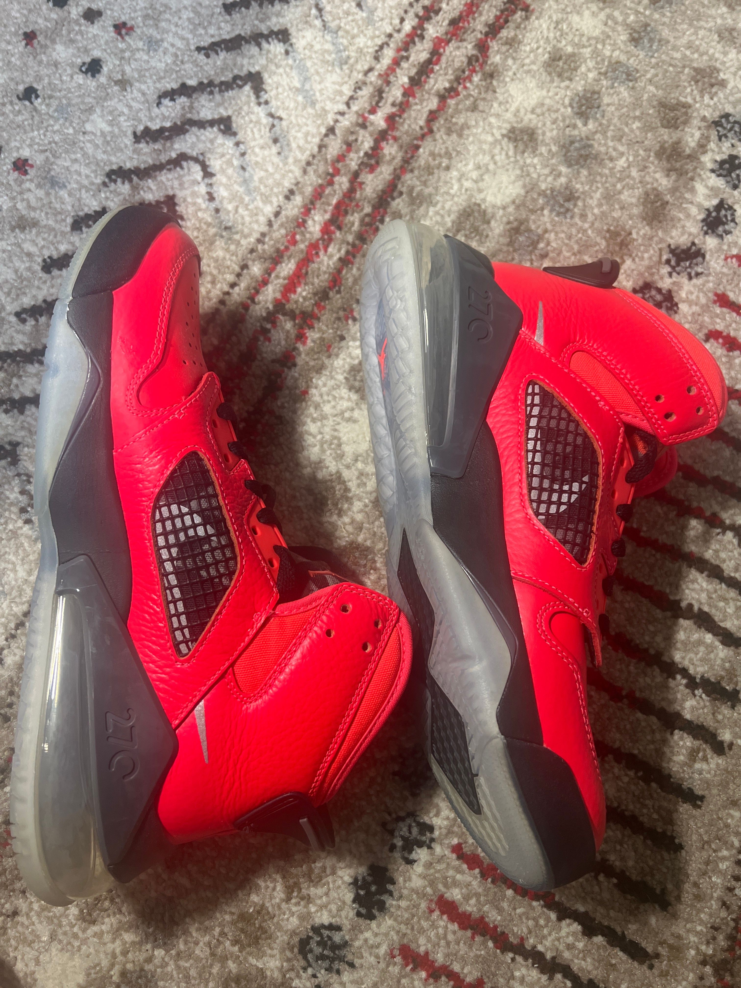 NIKE × PARIS SAINT GERMAIN JORDAN MARS 270 INFRARED