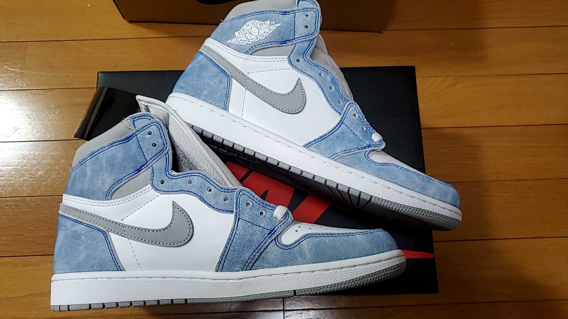 Nike Air Jordan 1 High OG "Hyper Royal"