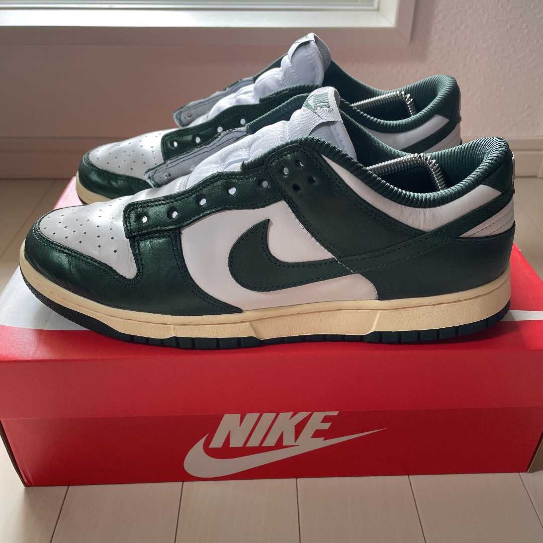 Nike Women's Dunk Low "Vintage Green"