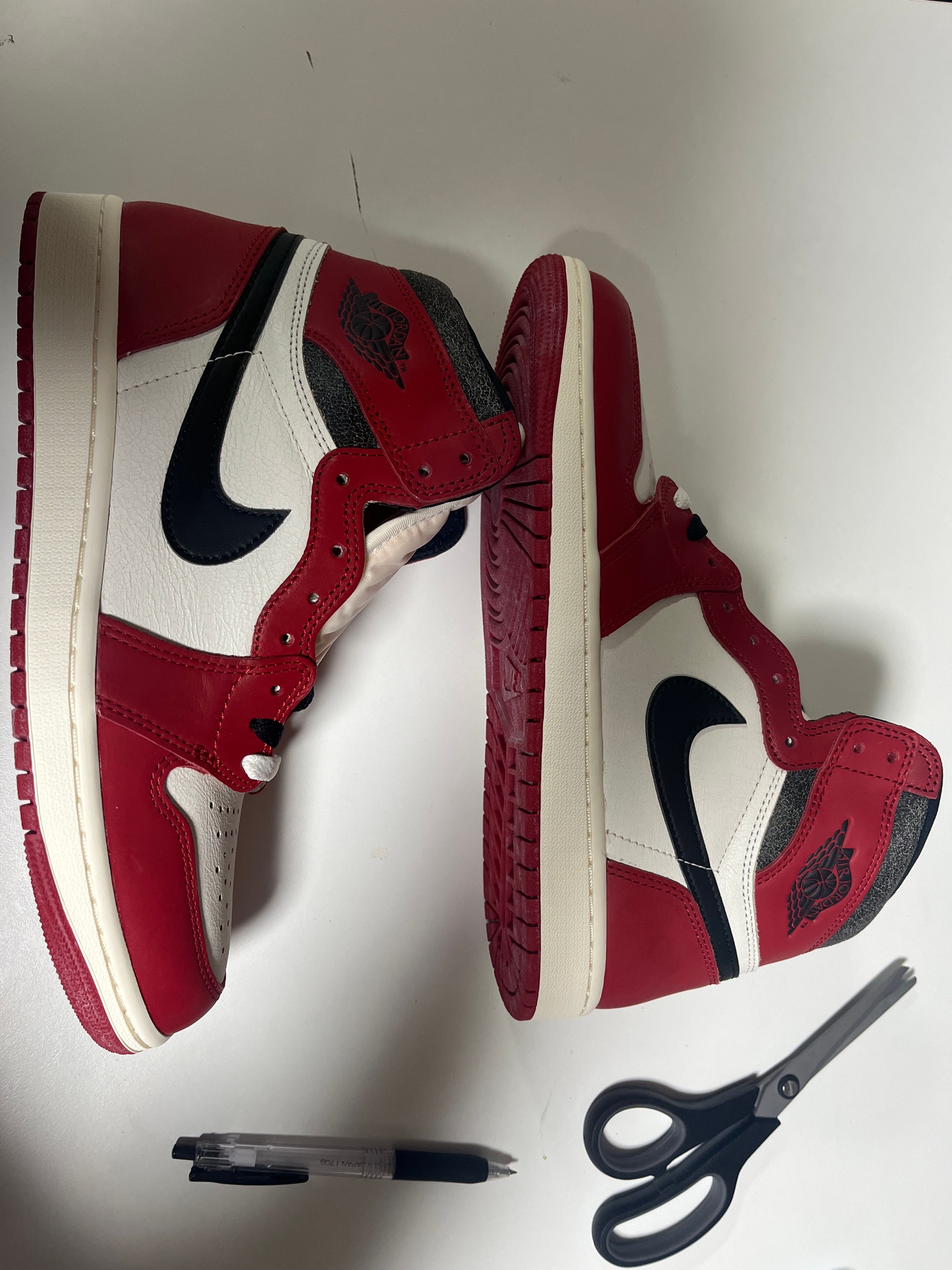 Nike Air Jordan 1 High OG "Lost & Found/Chicago"