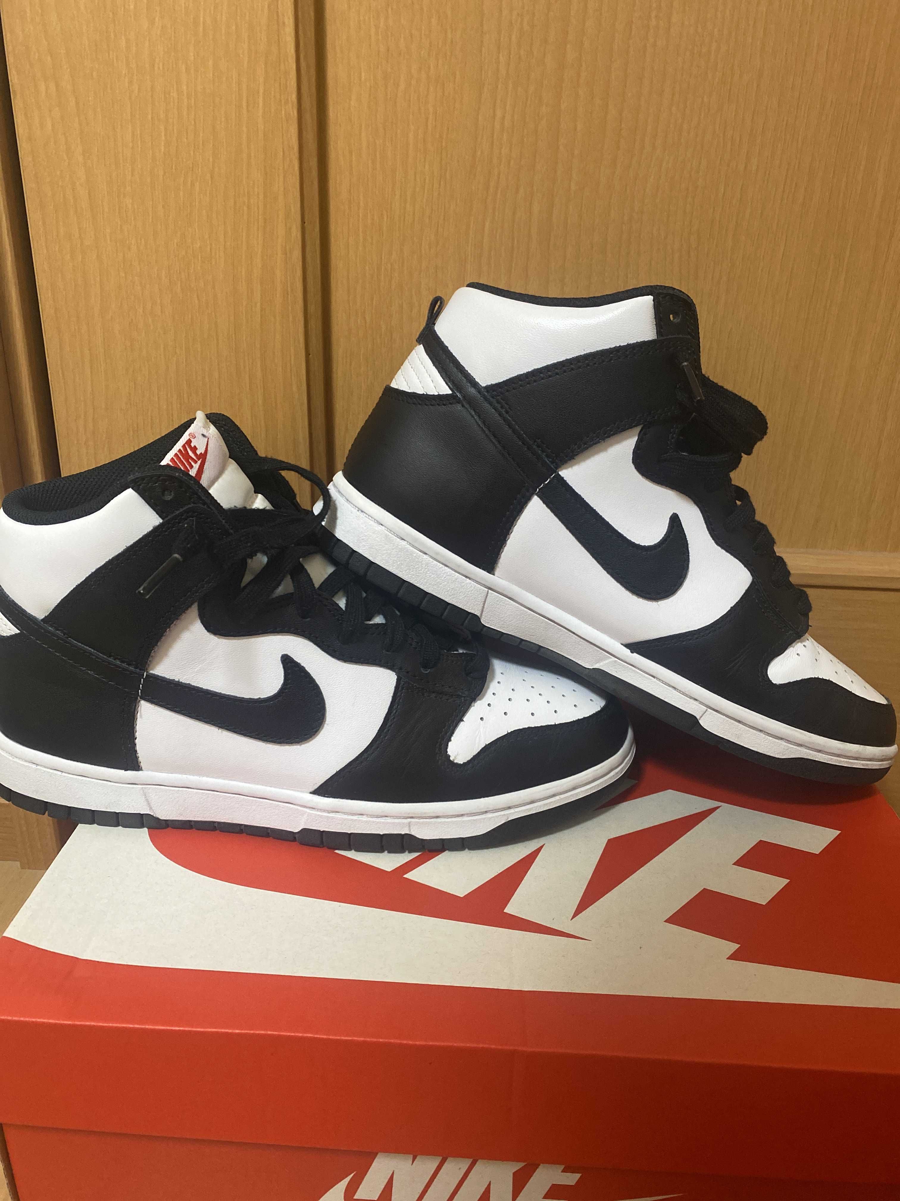 Nike Dunk High "Black and White"