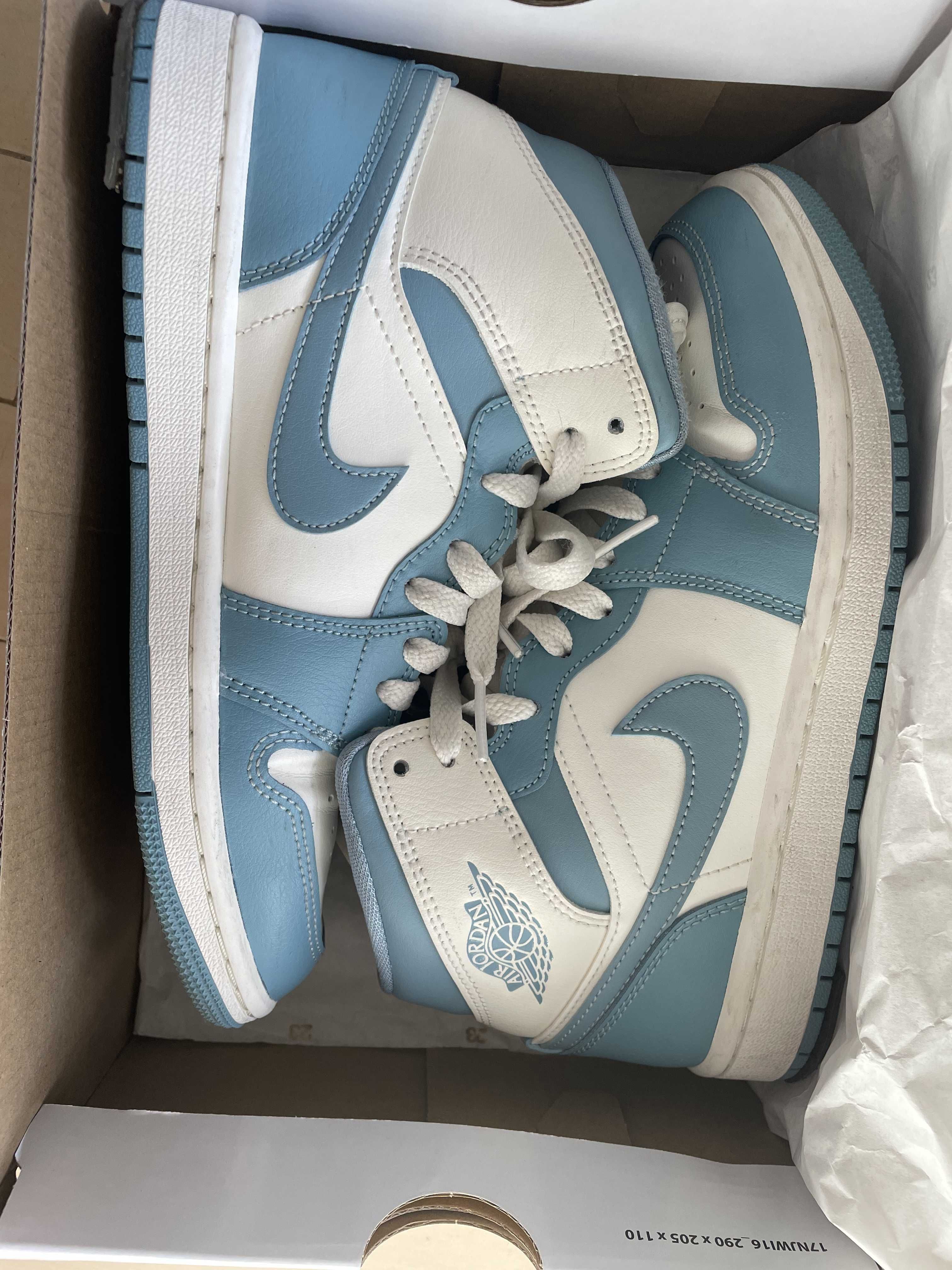 Nike Women's Air Jordan 1 Mid "University Blue"