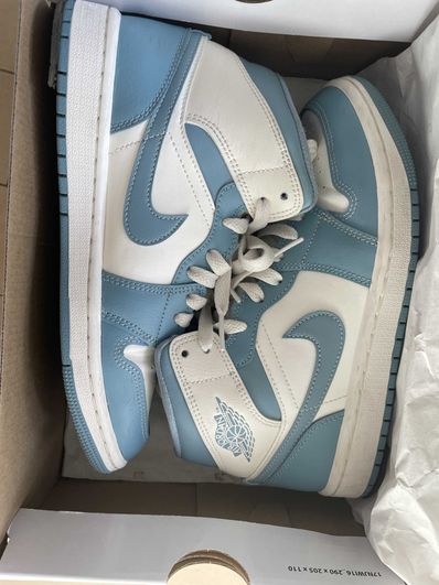 Nike Women's Air Jordan 1 Mid "University Blue"