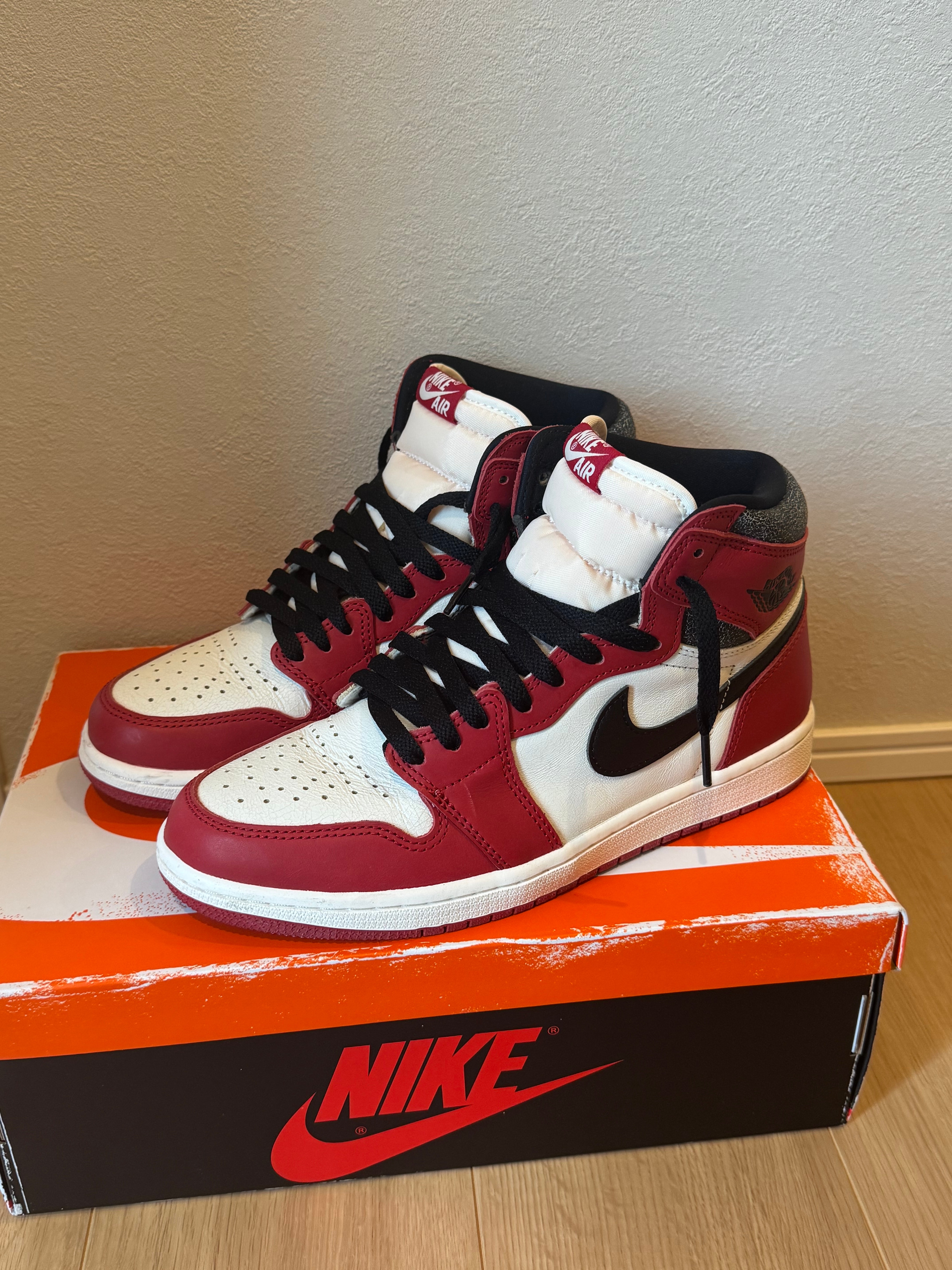 Nike Air Jordan 1 High OG "Lost & Found/Chicago"