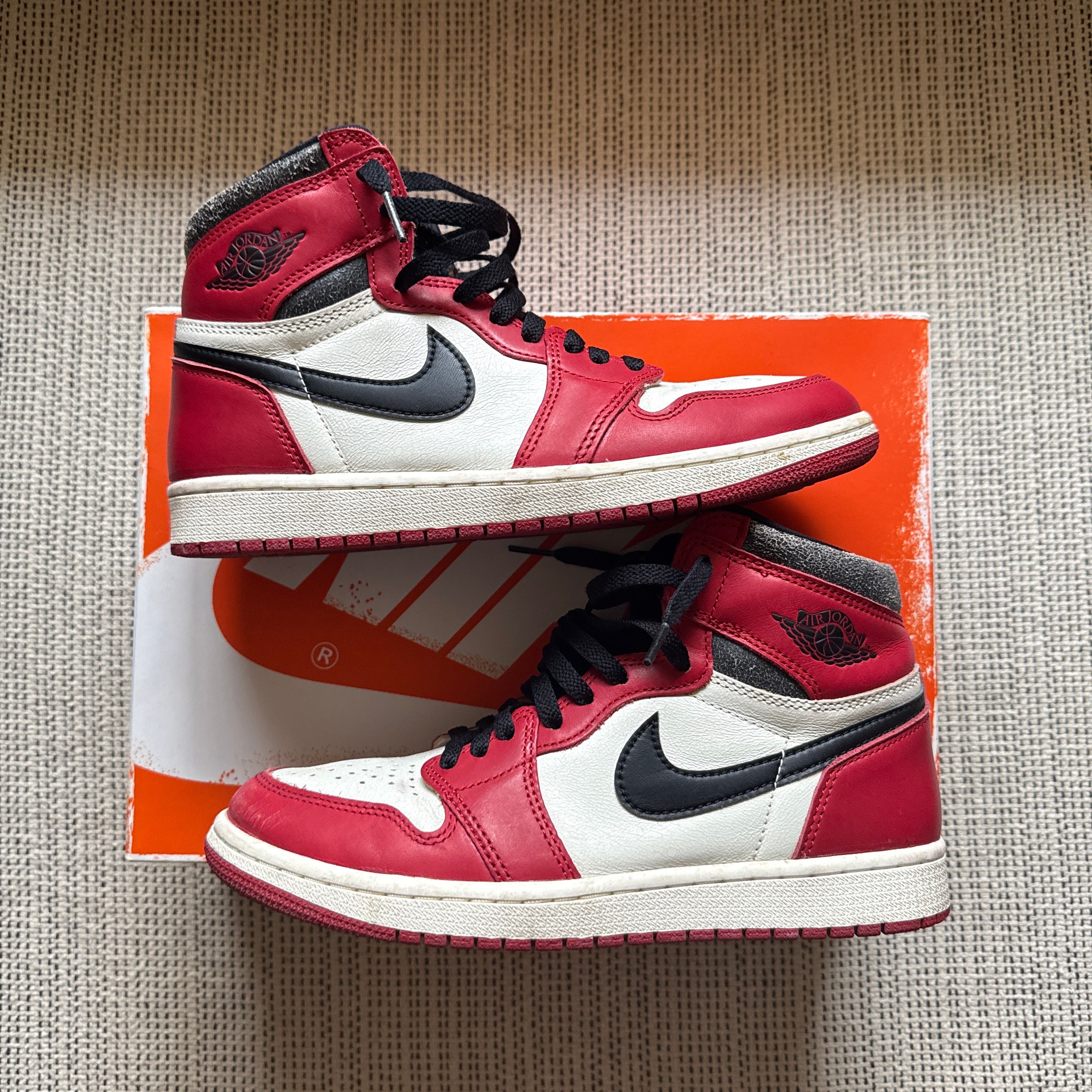 Nike Air Jordan 1 High OG "Lost & Found/Chicago"