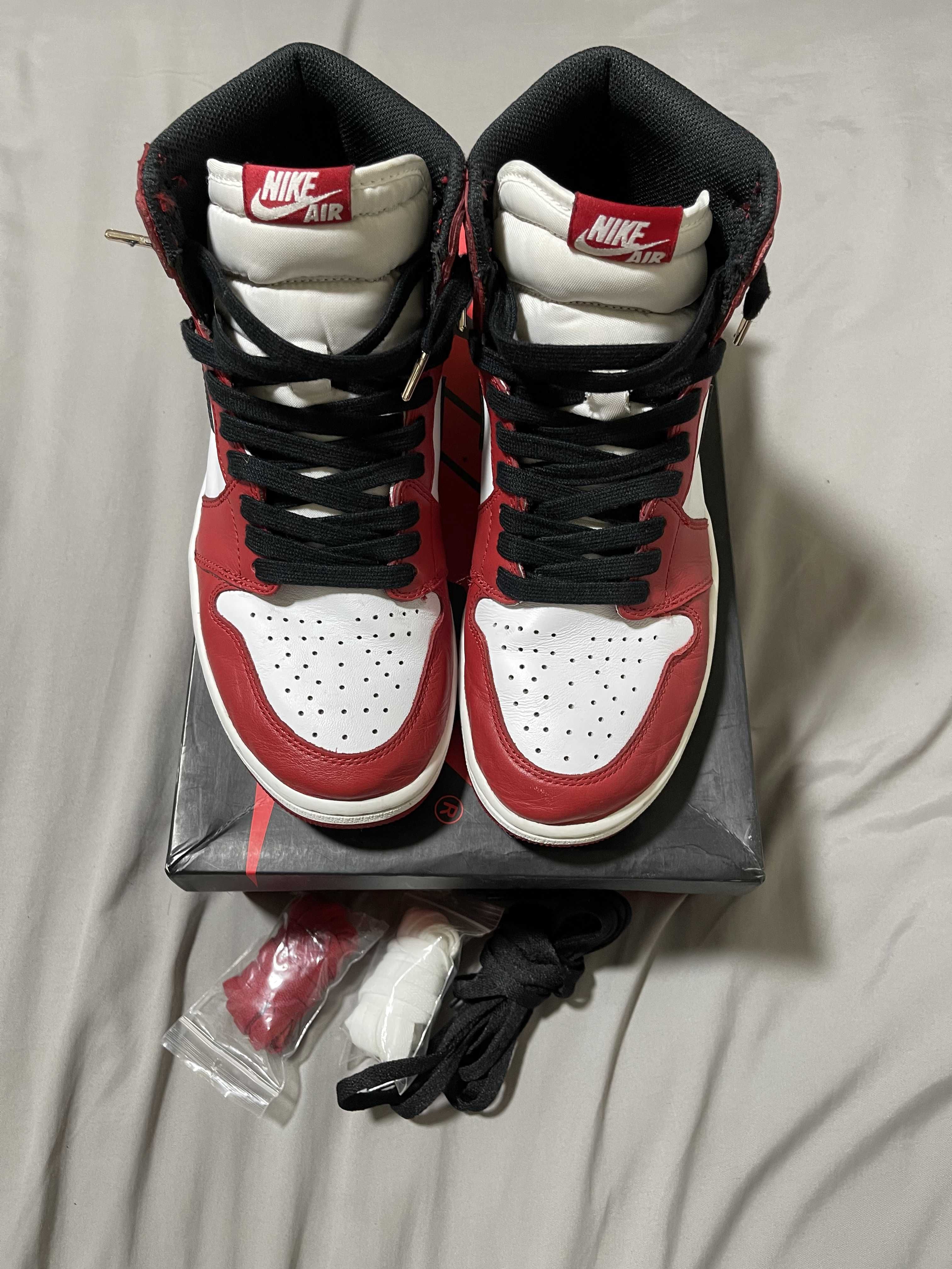 Nike Air Jordan 1 Retro High "Chicago" (2015)