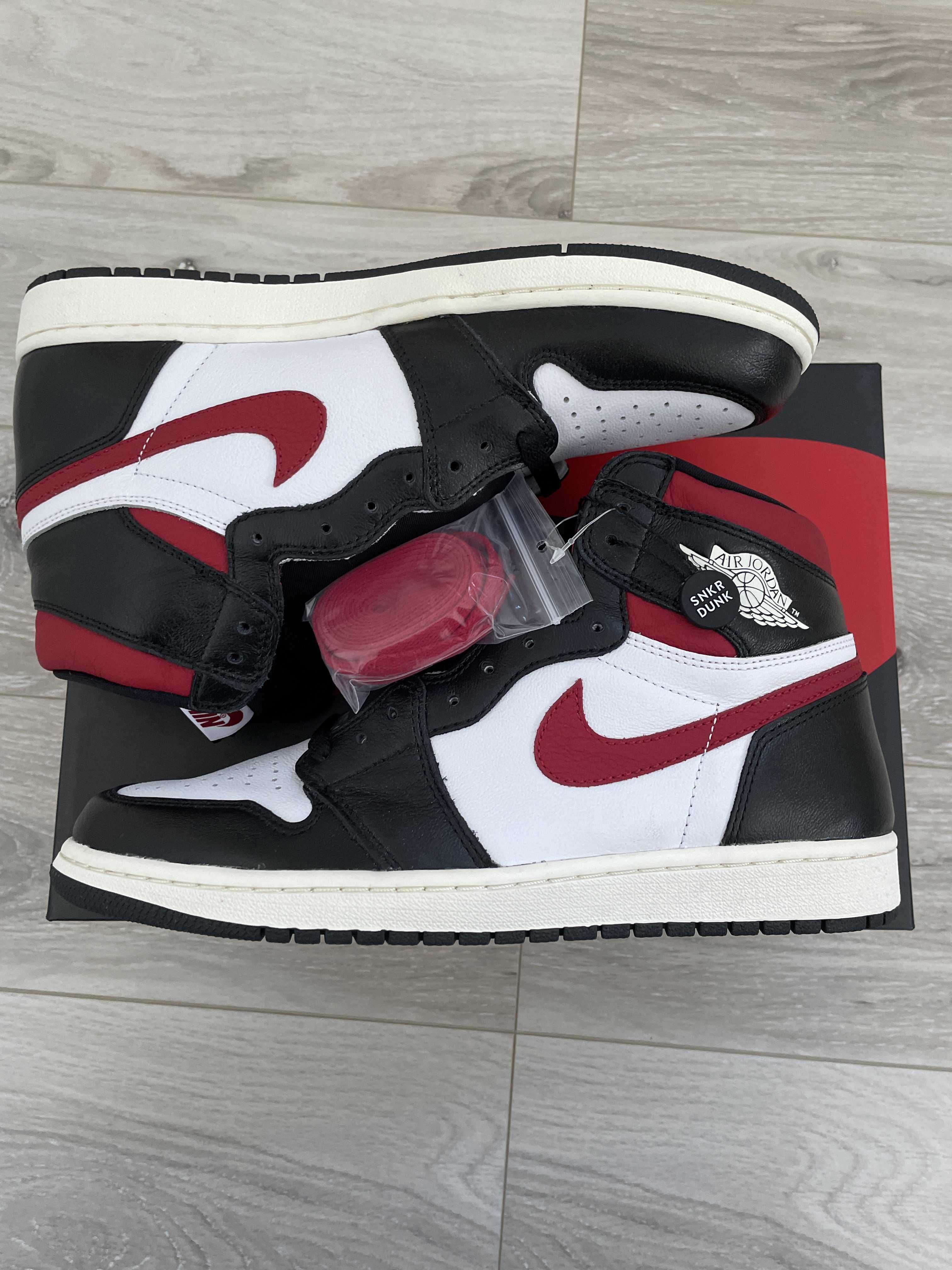 Nike Air Jordan 1 Retro High "Black/White/Sail/Gym Red"