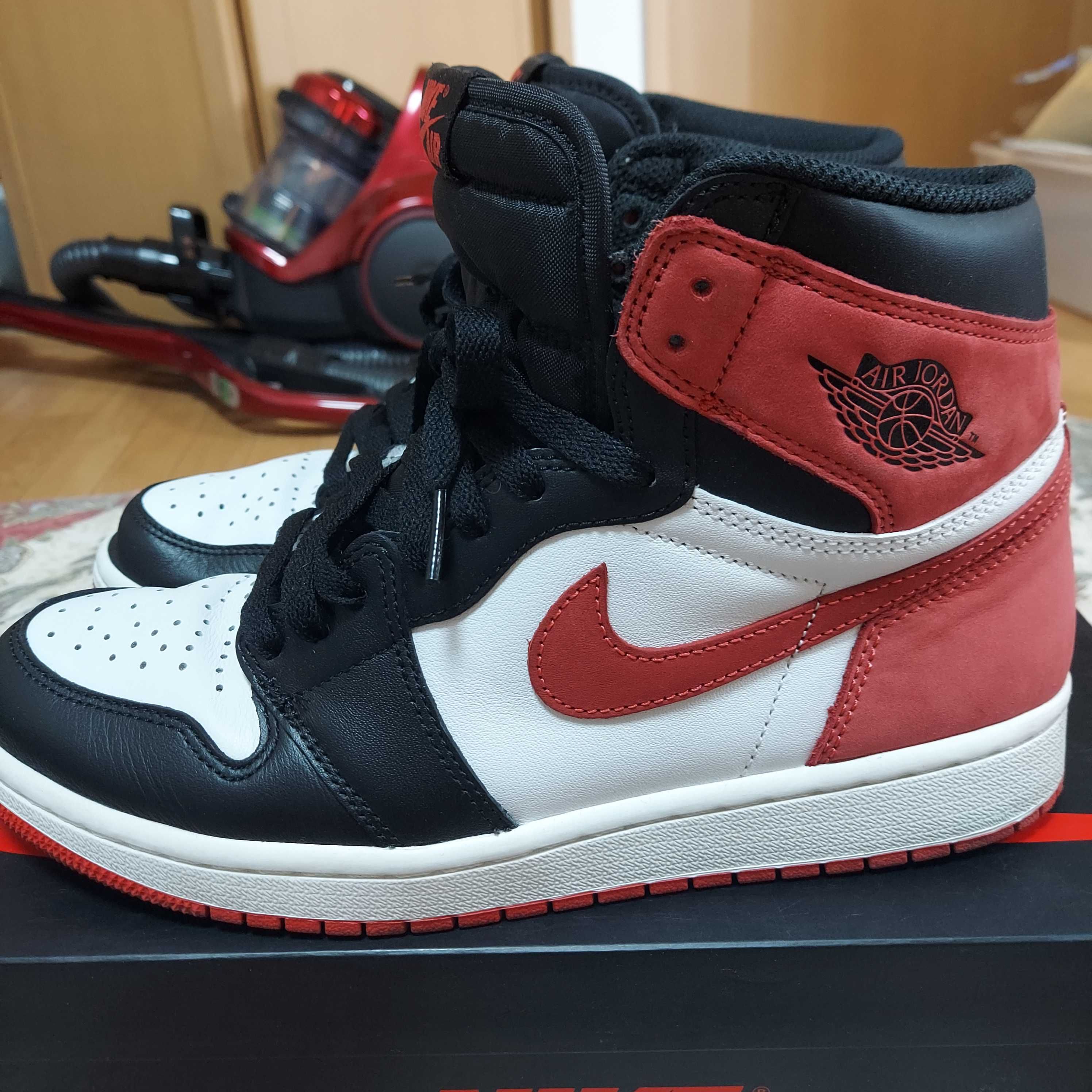 NIKE AIR JORDAN 1 RETRO HIGH "TRACK RED"