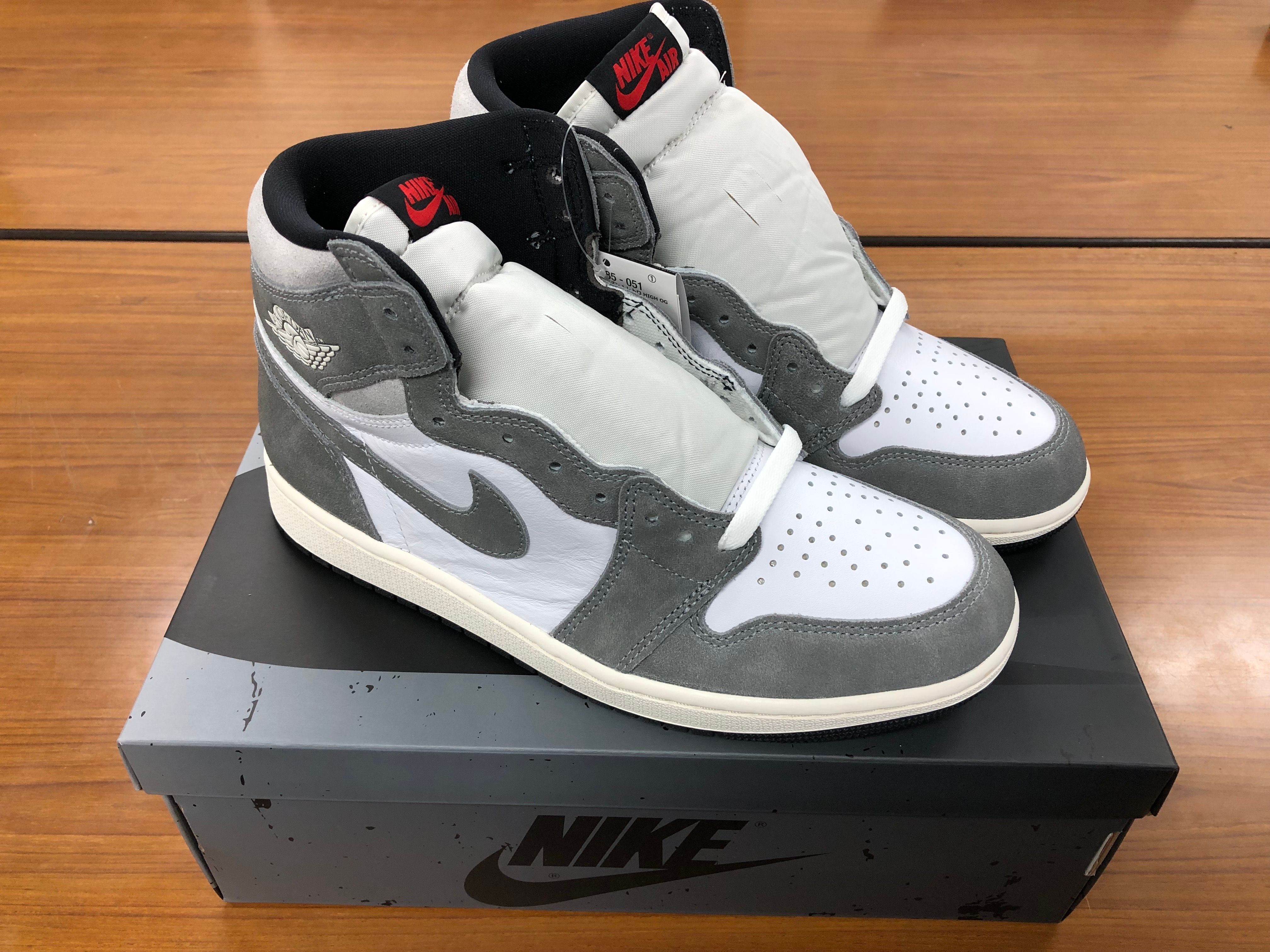 Nike Air Jordan 1 Retro High OG "Black and Smoke Grey"