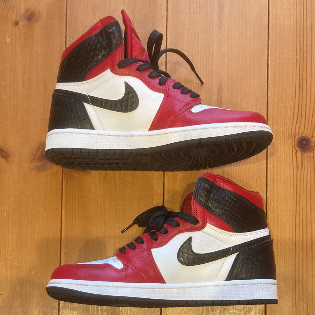 Nike Women's Air Jordan 1 High OG "Satin Red"