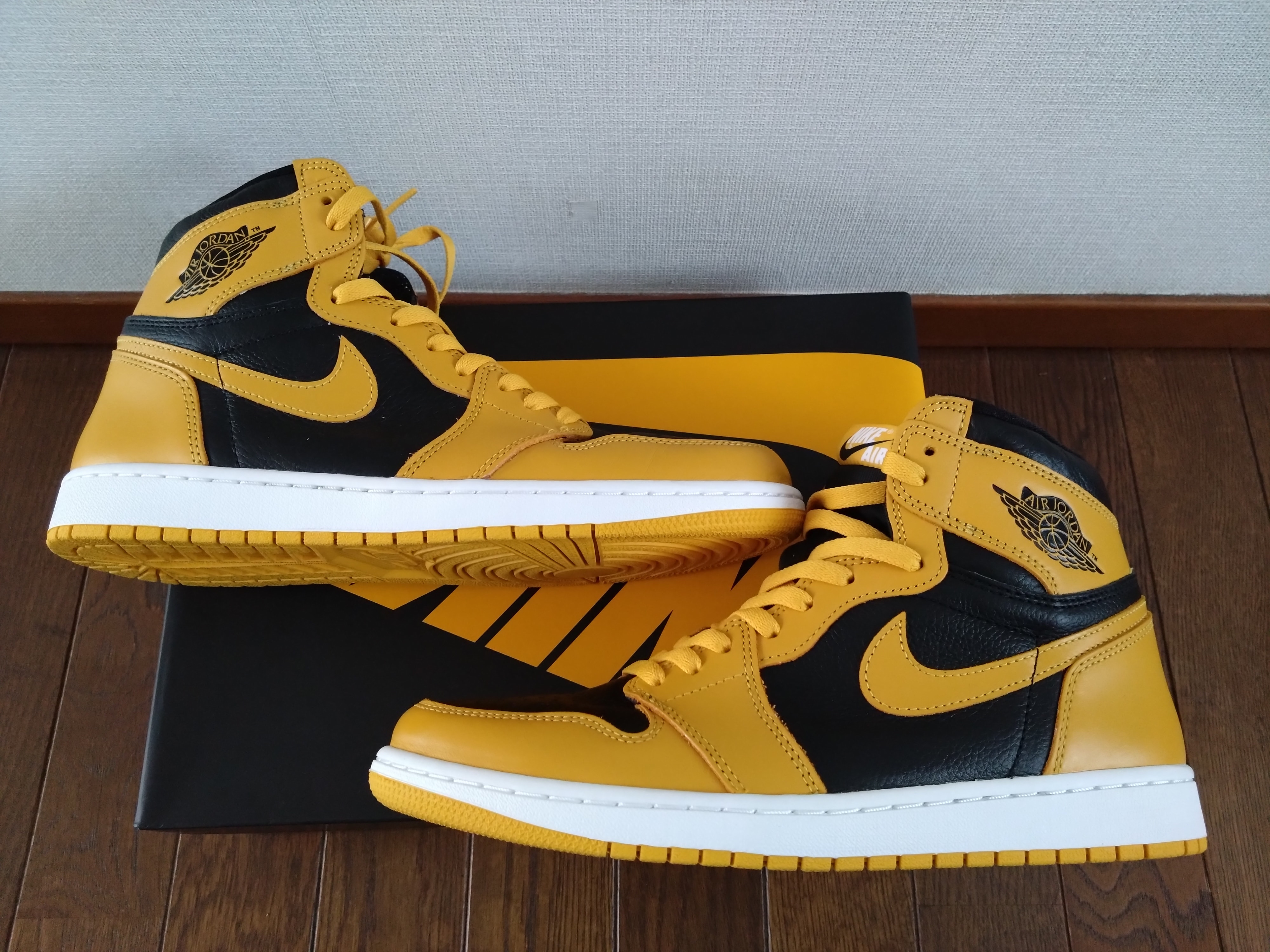 Nike Air Jordan 1 High OG "Pollen"