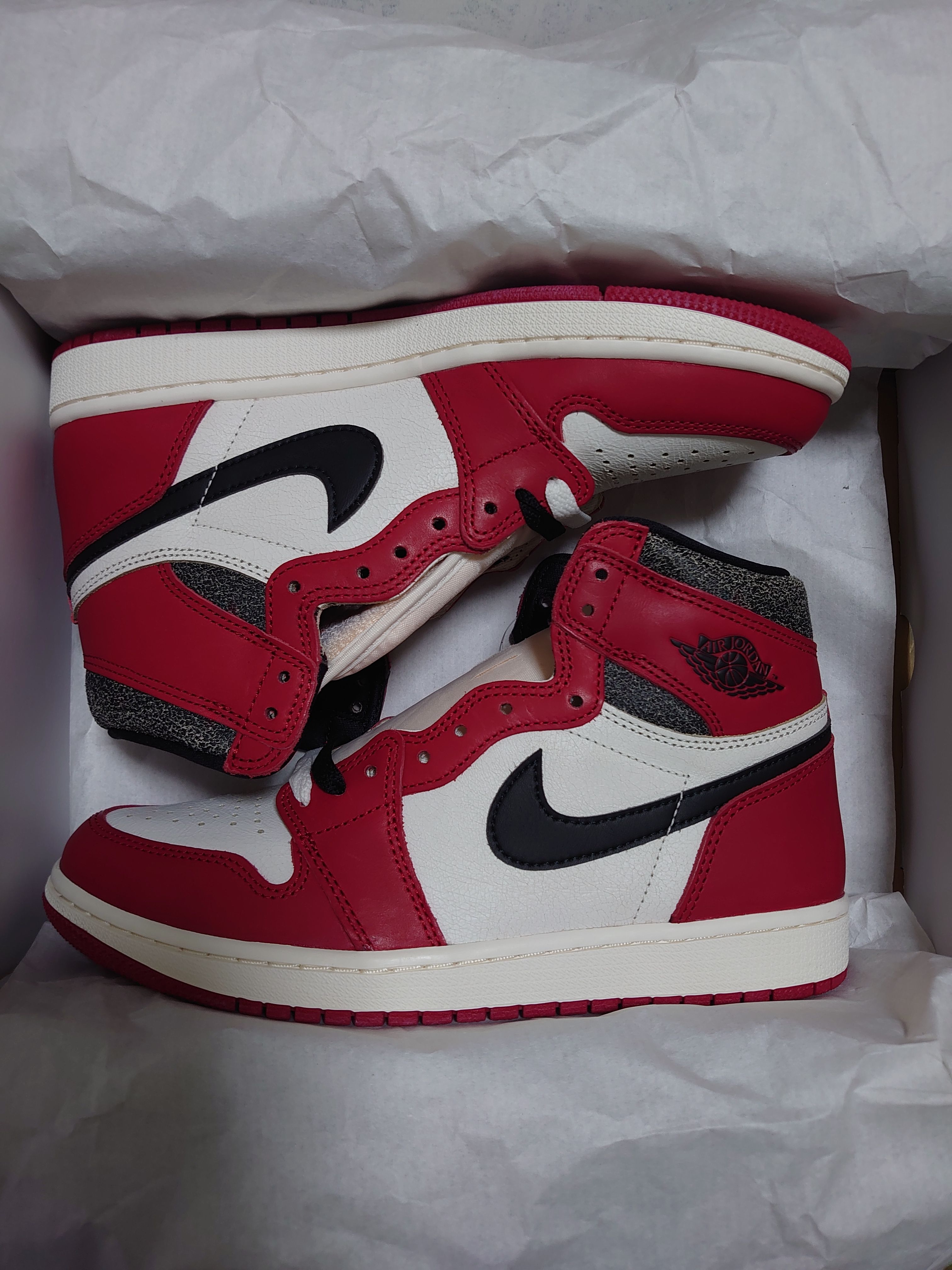 Nike Air Jordan 1 High OG "Lost & Found/Chicago"