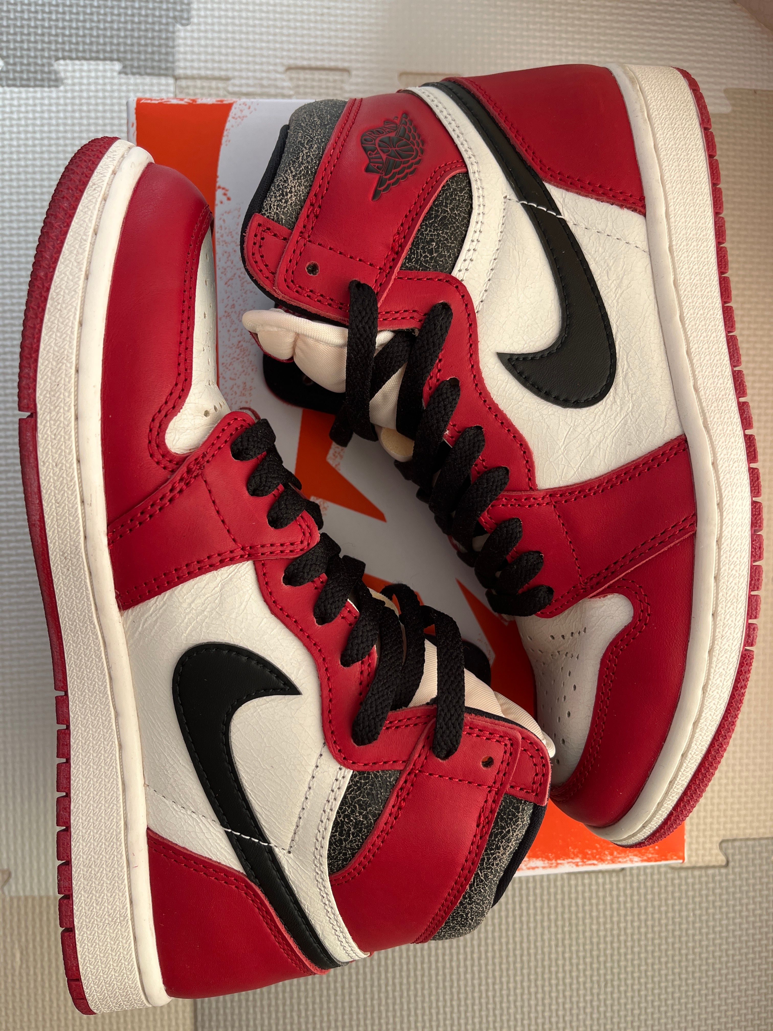 Nike Air Jordan 1 High OG "Lost & Found/Chicago"