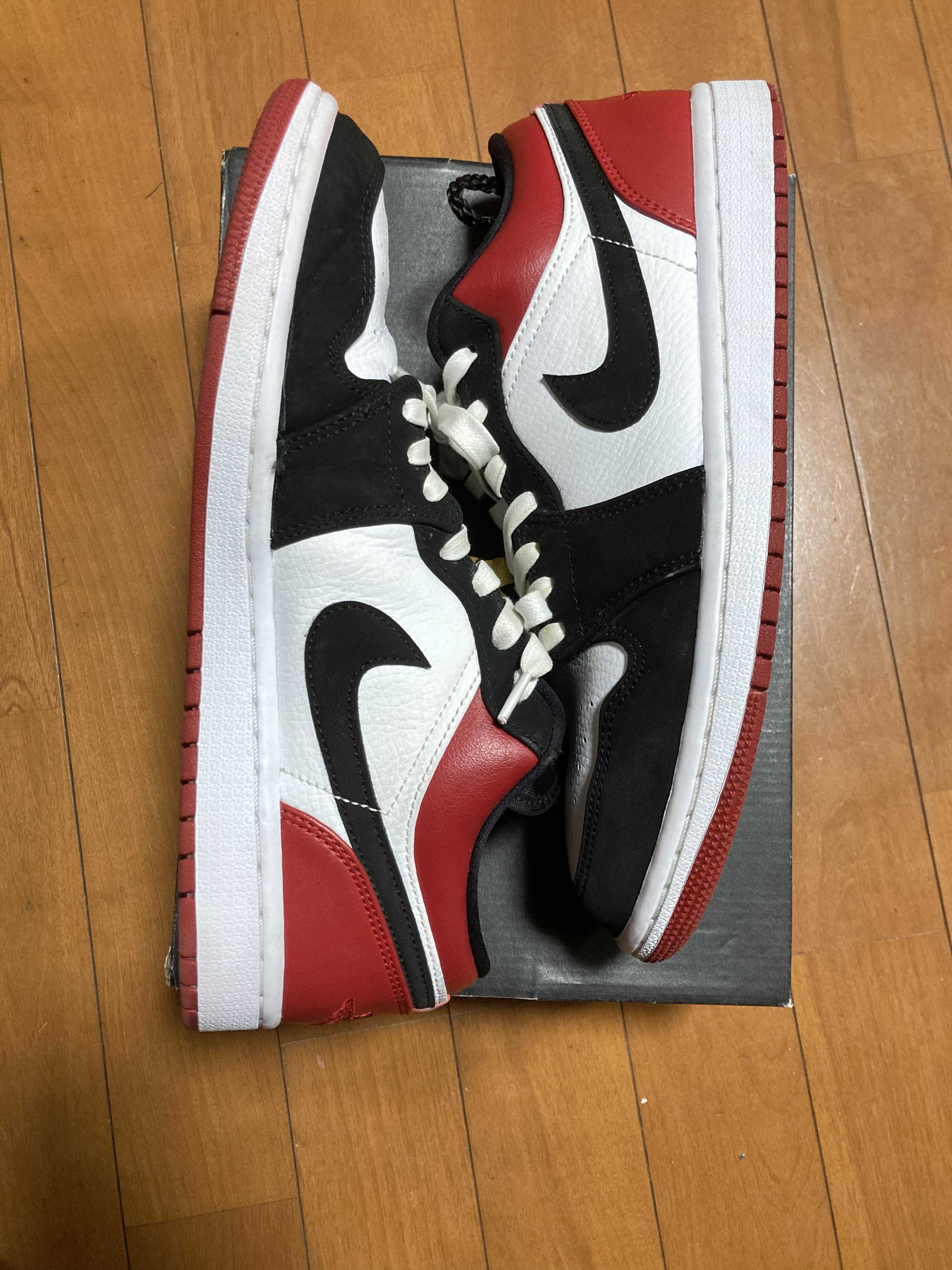 Nike Air Jordan 1 Low "Black Toe"