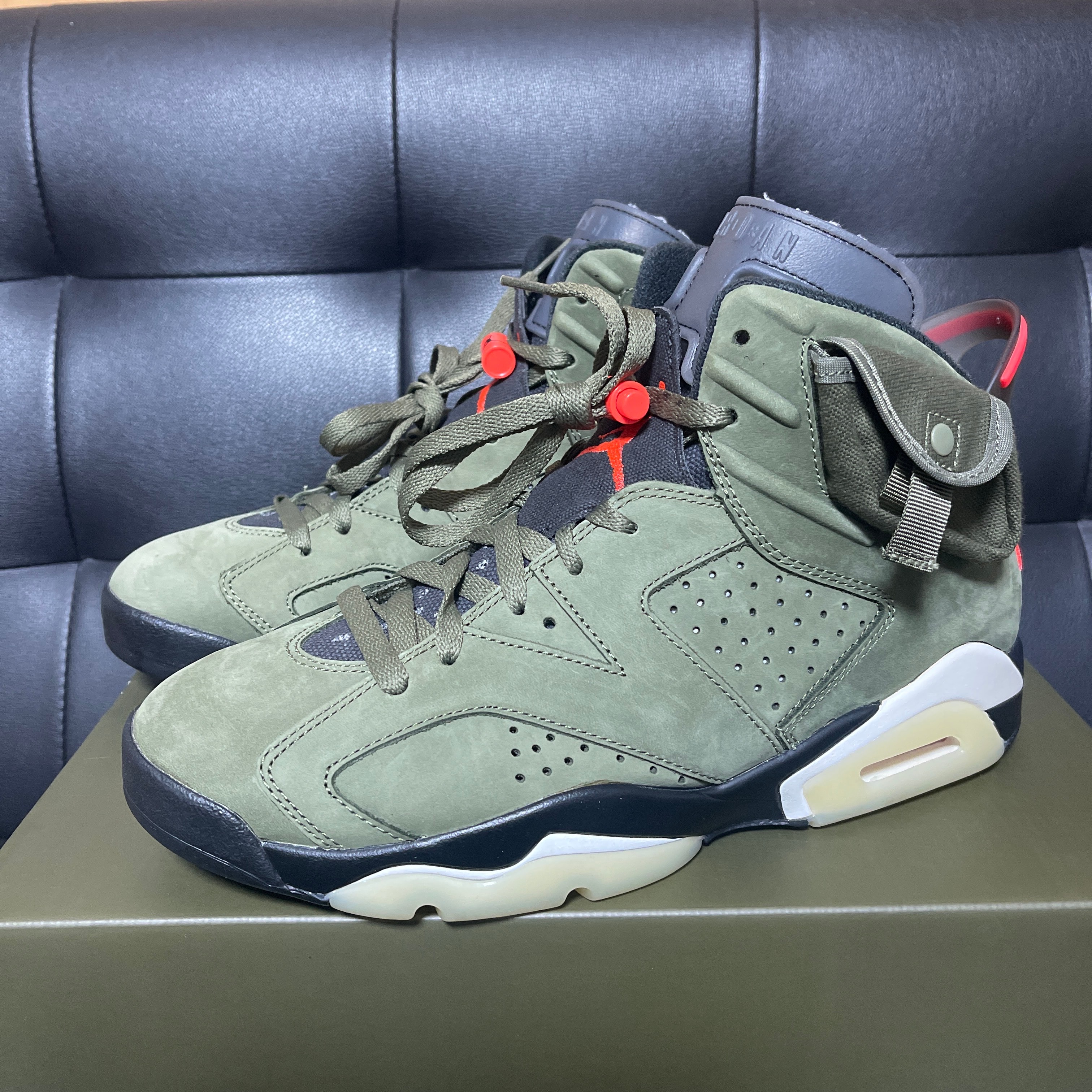 Travis Scott × Nike Air Jordan 6 Retro "Medium Olive"