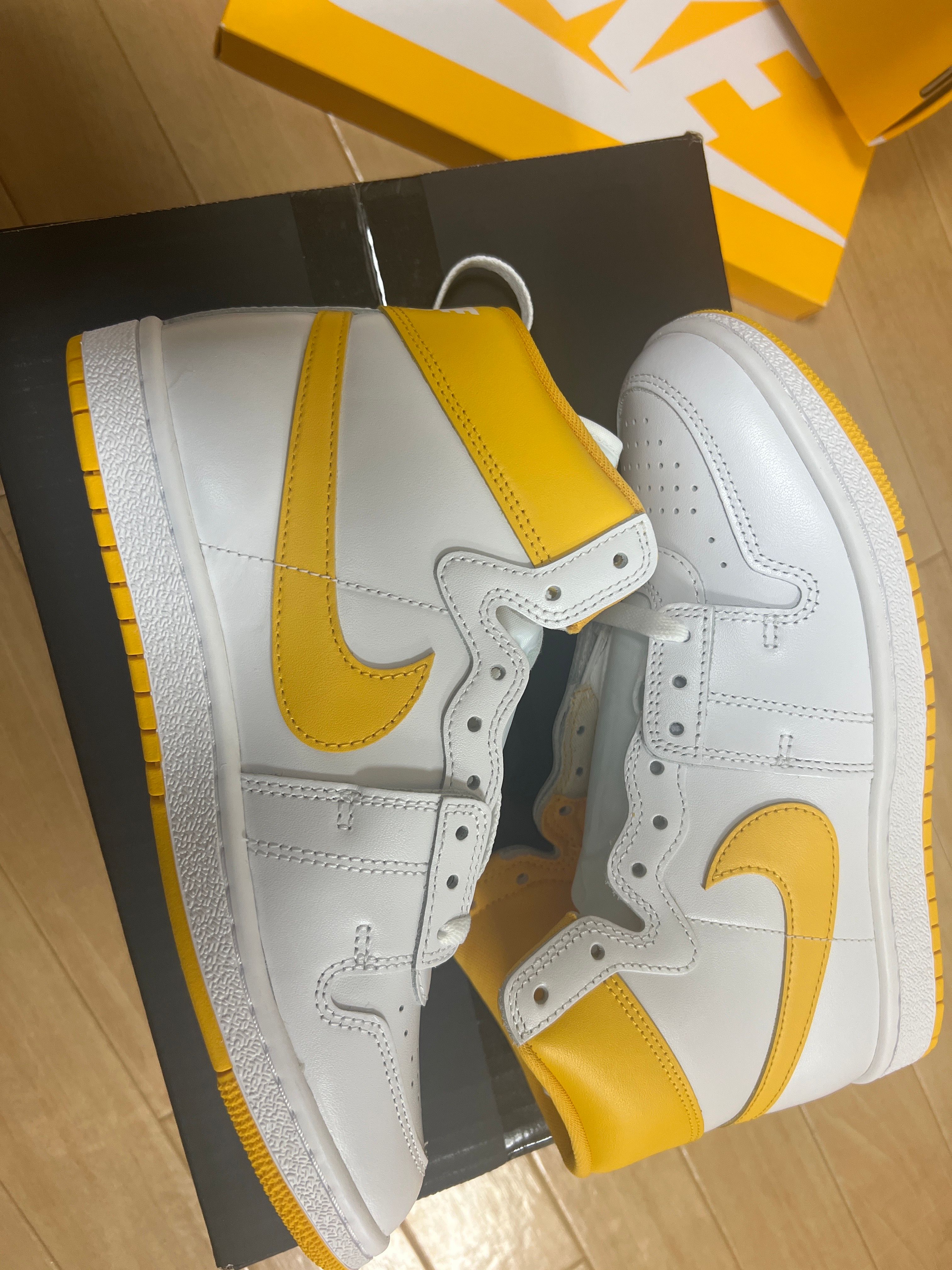 Nike Jordan Air Ship SP "University Gold"