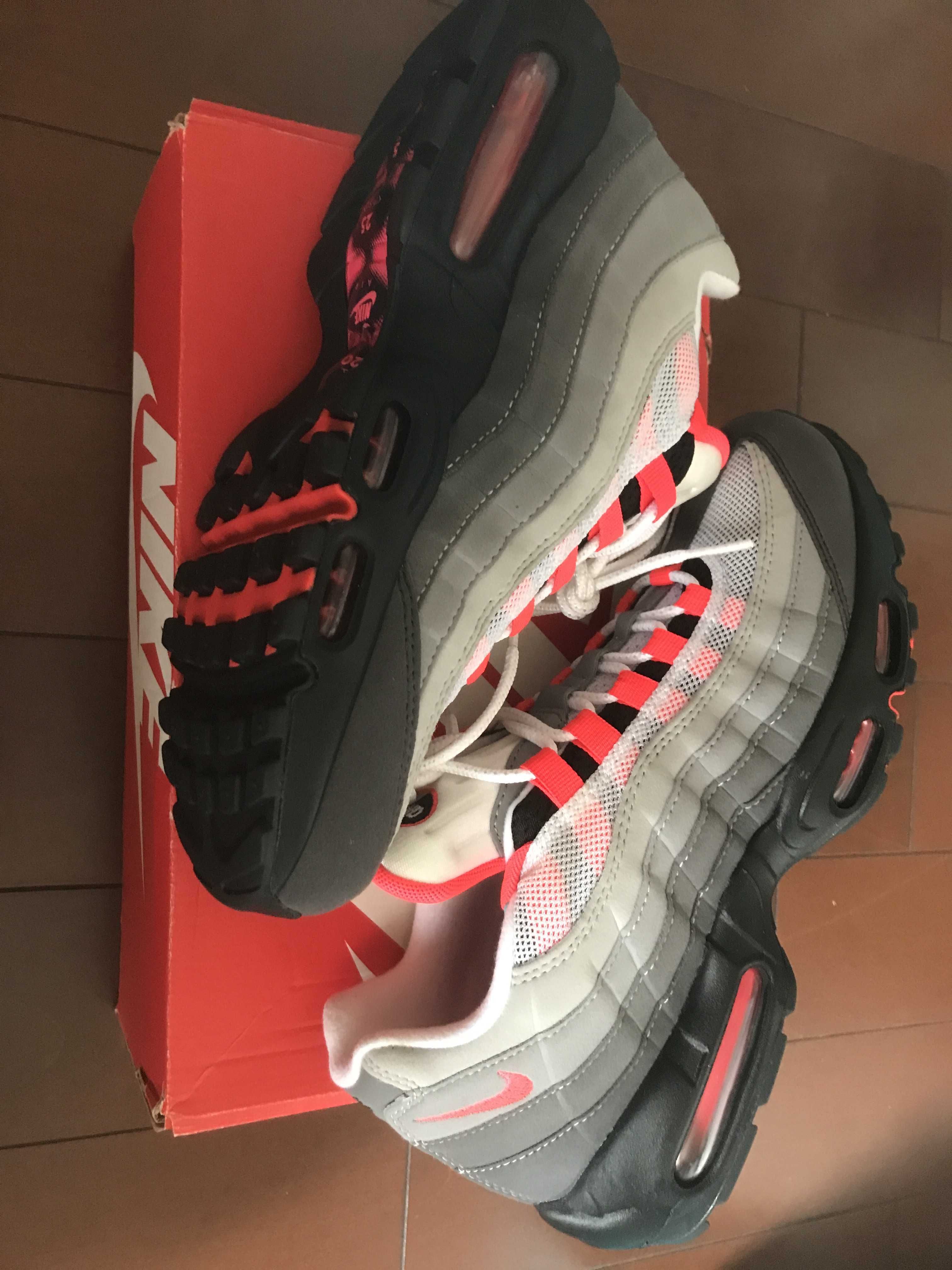 Nike Air Max 95 OG "White/Solar Red"