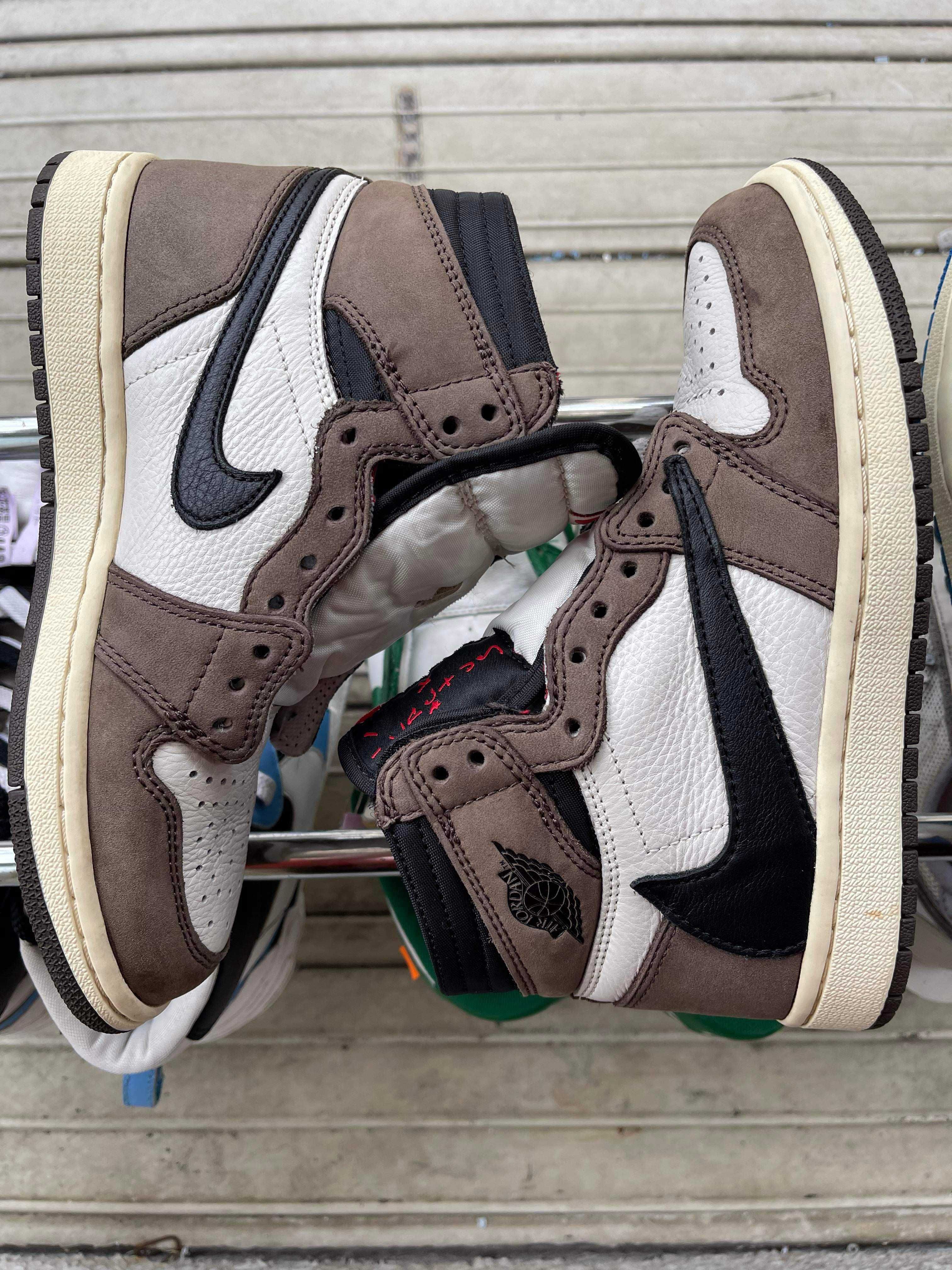 Travis Scott × Nike Air Jordan 1 Retro High OG TS SP "Sail/Dark Mocha"