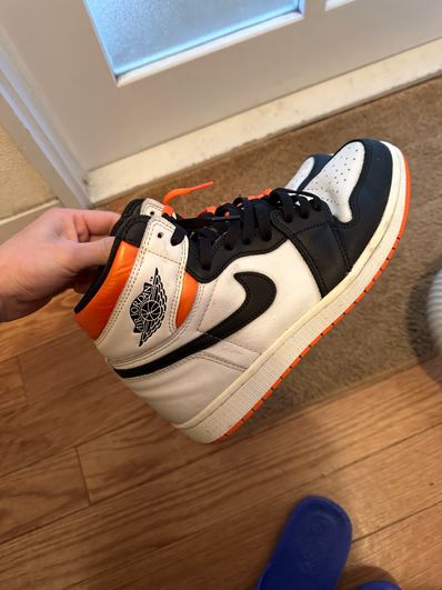 Nike Air Jordan 1 Retro High OG "Electro Orange"