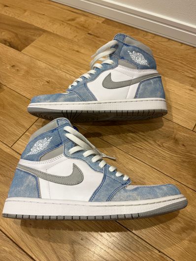 Nike Air Jordan 1 High OG "Hyper Royal"