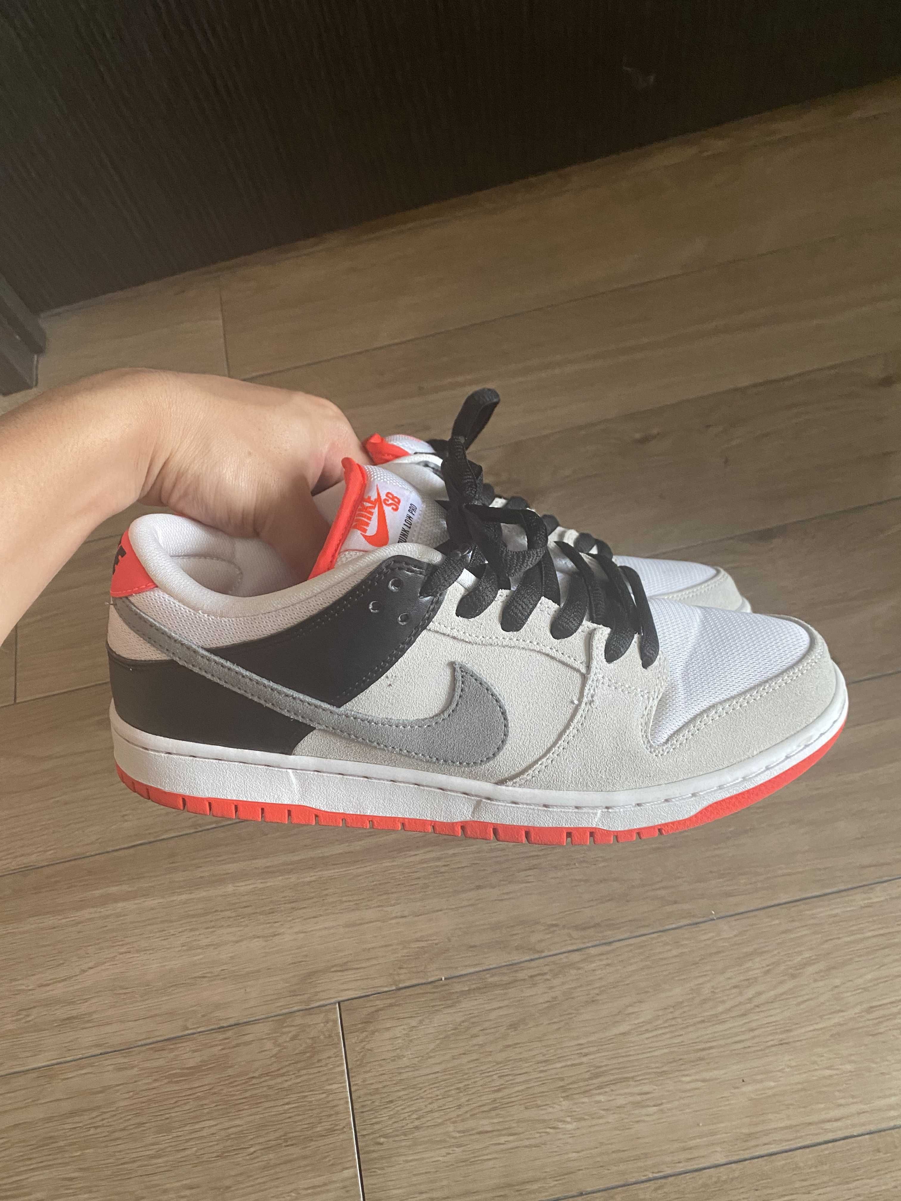 Nike SB Dunk Low "Infrared"