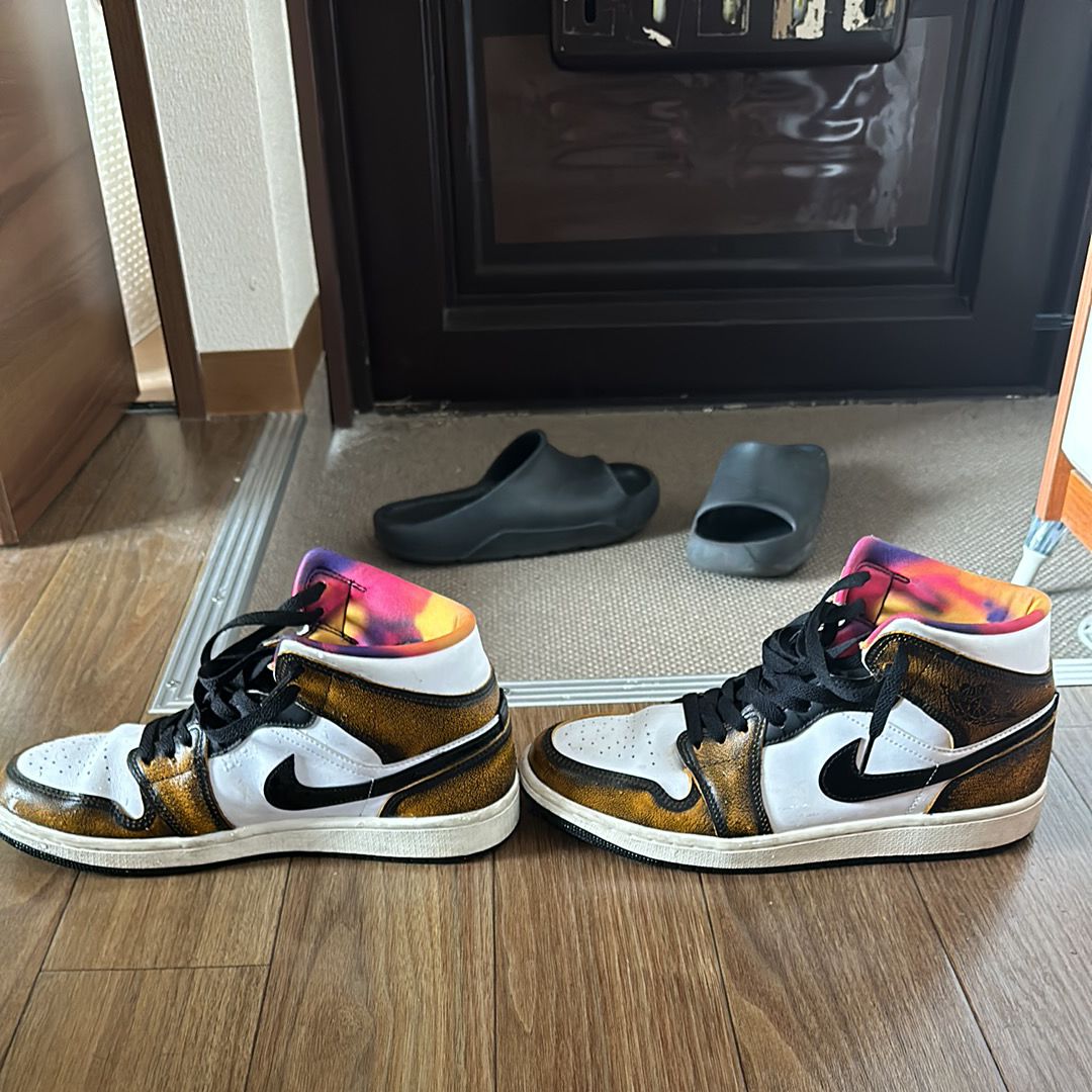 Nike Air Jordan 1 Mid "Wear Away"