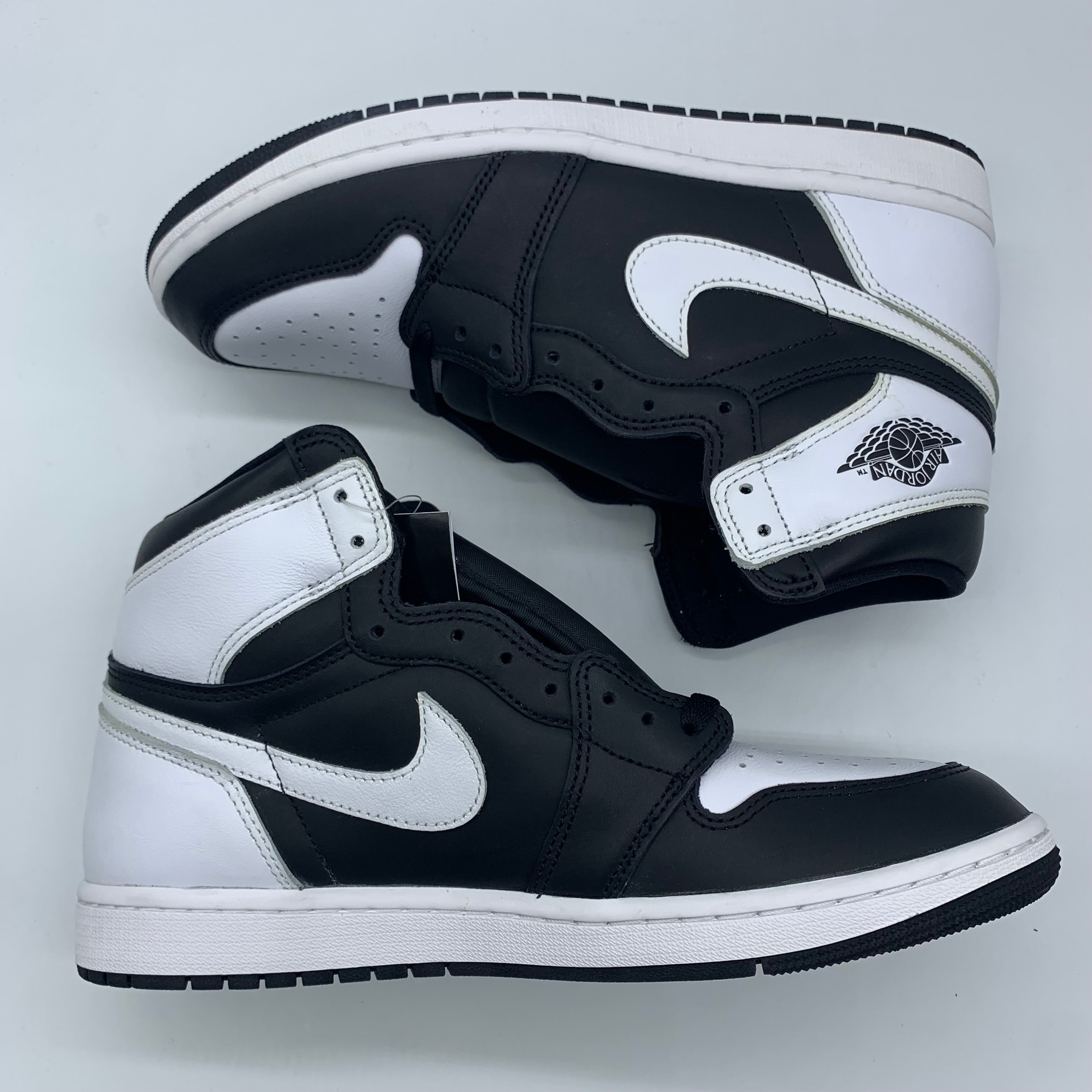 Nike Air Jordan 1 Retro High OG "Black/White"