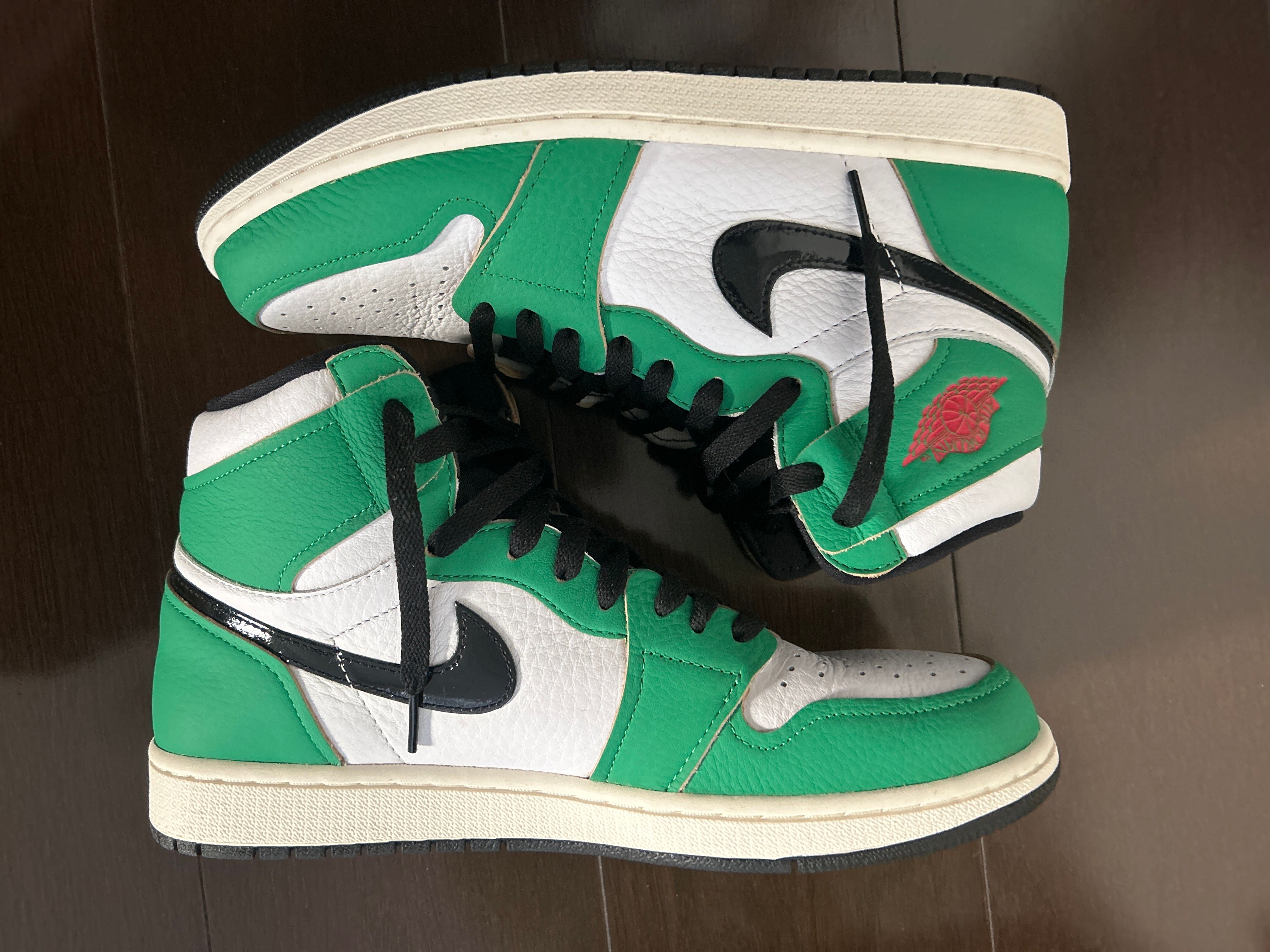 Nike Women's Air Jordan 1 High OG "Lucky Green/White-Sail-Black"   